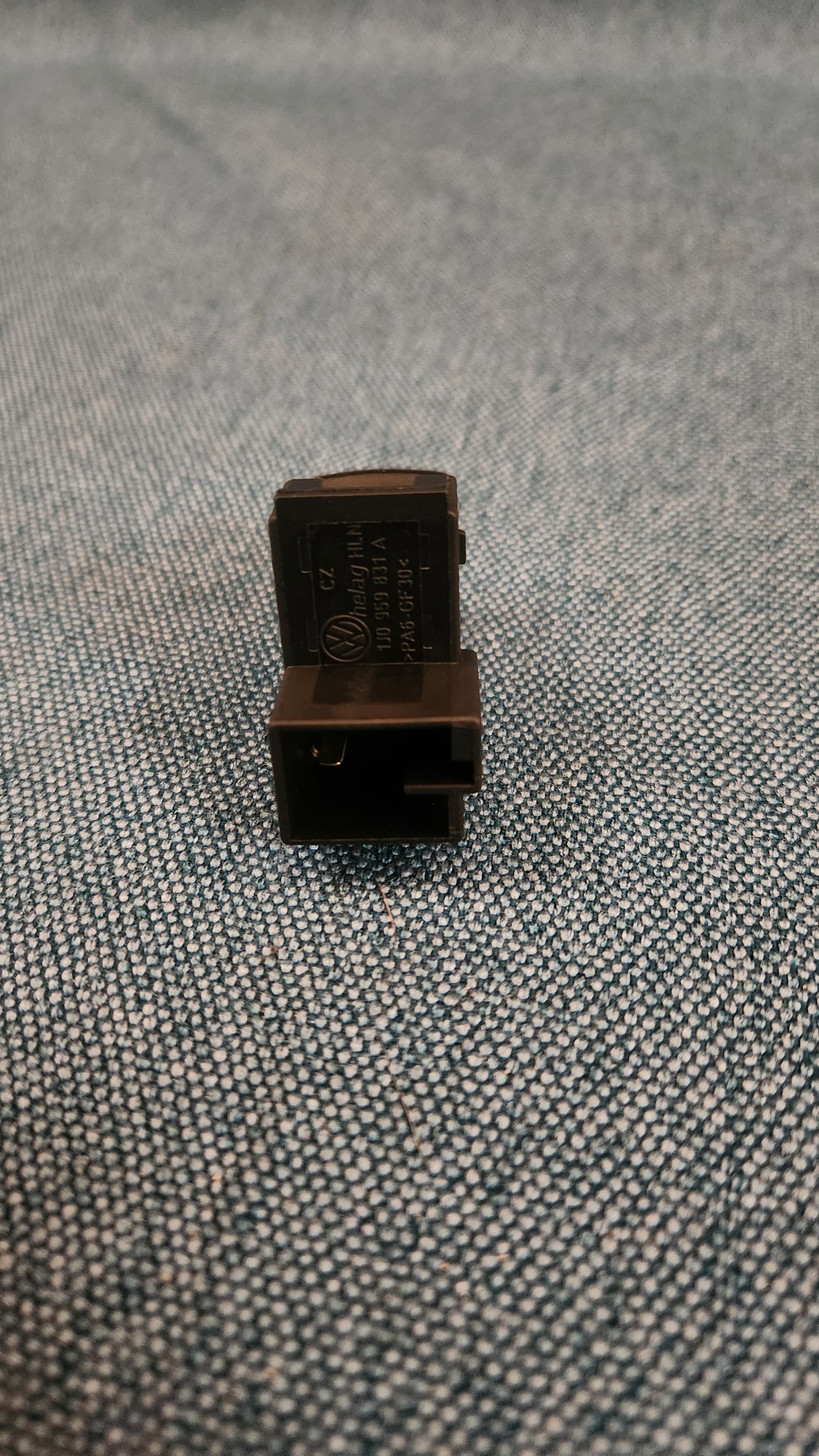 Pressure Switch Tailgate Golf 4/Bora/Passat 3B/BG 1J0959831A Nos H7