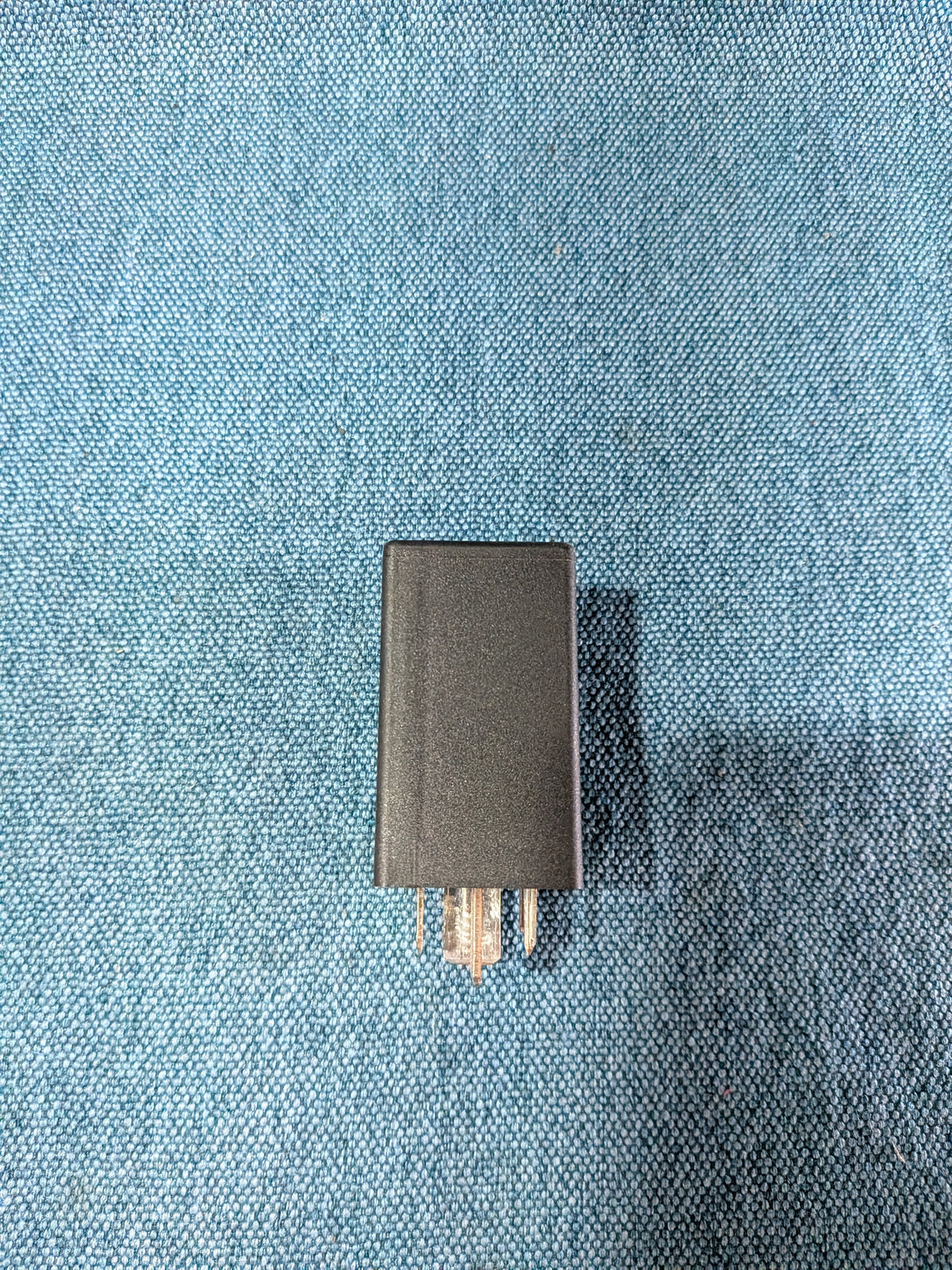 Hella Glow Plug Relay 4RV00818817 Caddy 14D/Golf/Jetta/1/2/LT1/Passat/B1/B2/B3/Polo 86C/T3/T4 Bus/Audi 80/90/B2/B3/100/200/C2/C3/C4 171911261A Used E12