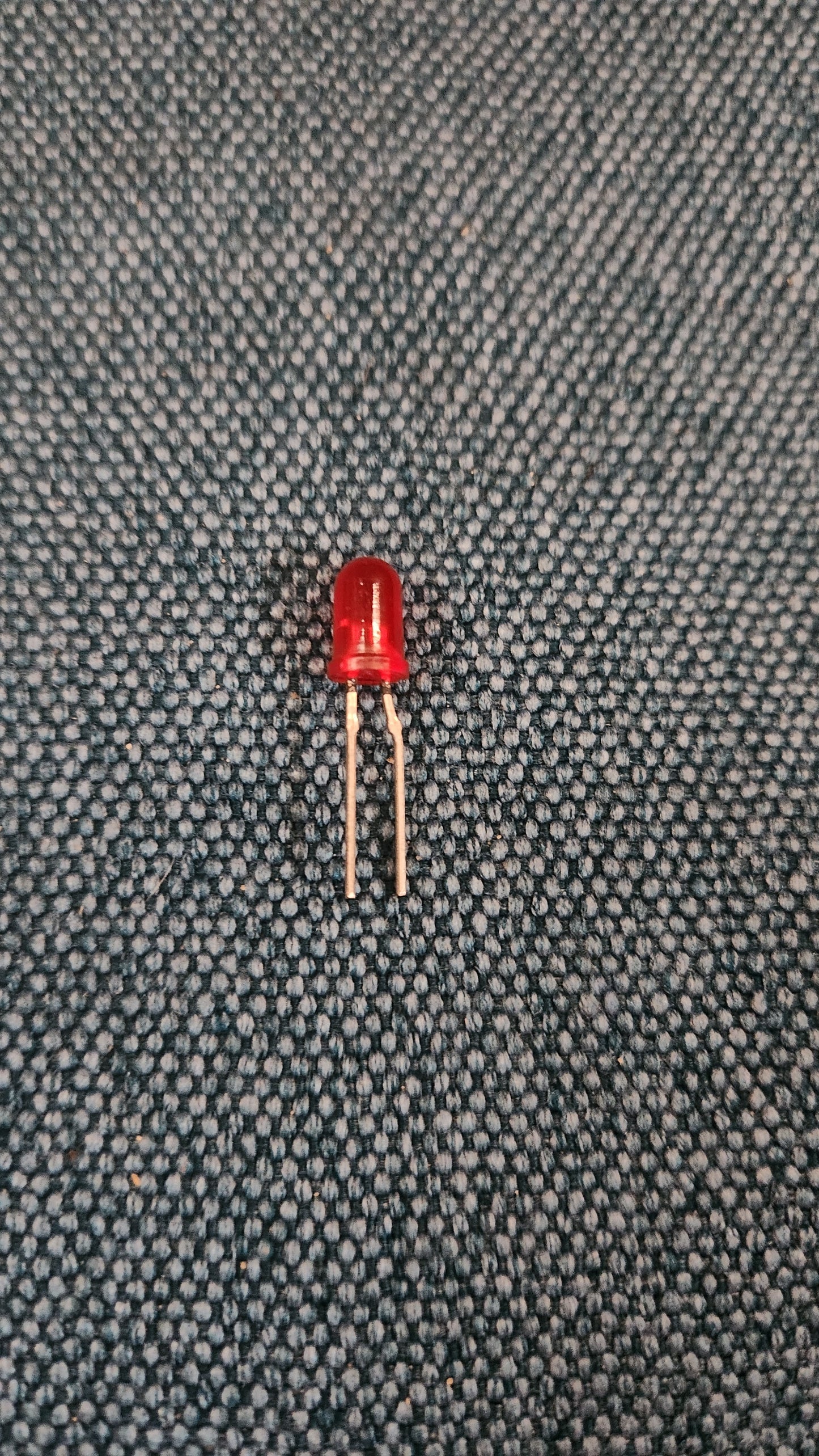 Leuchtdiode Rot für Tacho Golf/Jetta/Scirocco/1/2/Caddy 14D/Passat B1/B2/Polo1/Audi 50/T3 Bus 171919061B Nos S3