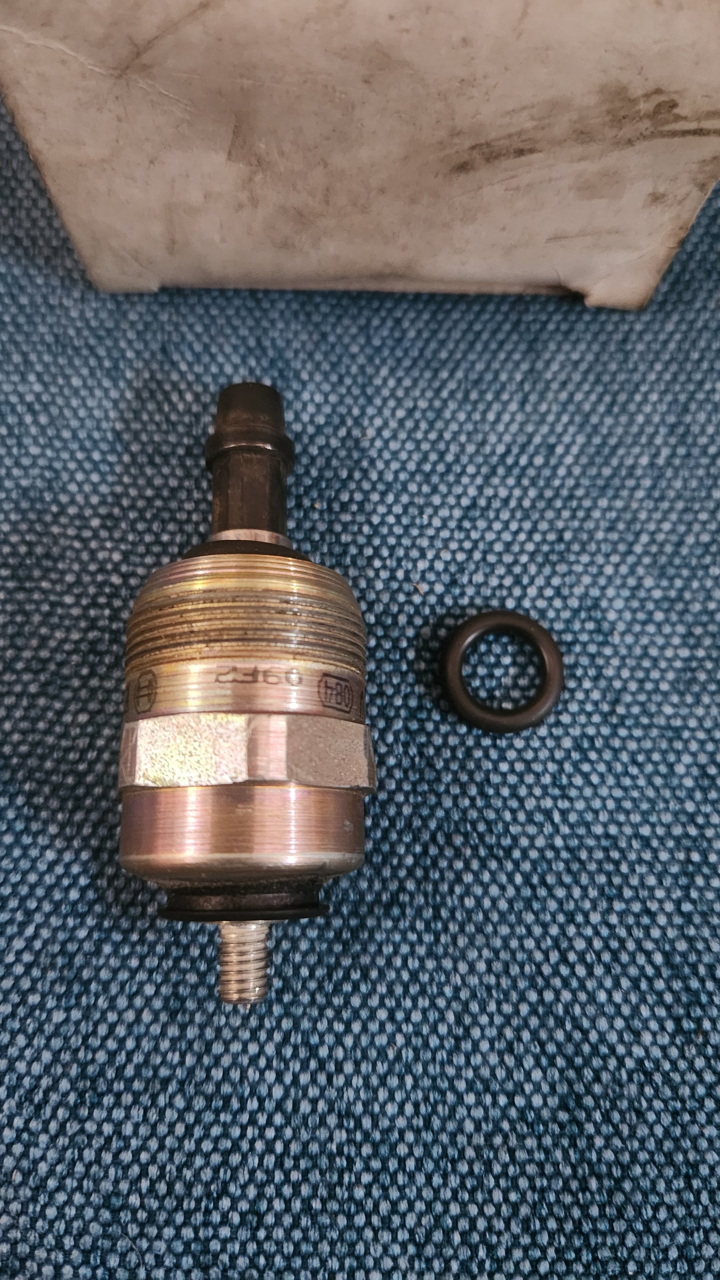 Diesel Abschaltventil Golf/Jetta/1/2/3/4/Vento/Bora/Caddy 9KV/LT1/LT2/Lupo/New Beetle/Passat B2/B3/B4/3B/BG/Polo 6N/9N/T3/T4 Bus/Sharan/Audi 80/90/B2/B3/B4/100/200/C2/C3/C4/A6 C4/A3 8L/A4 B5 028130135F Nos N1