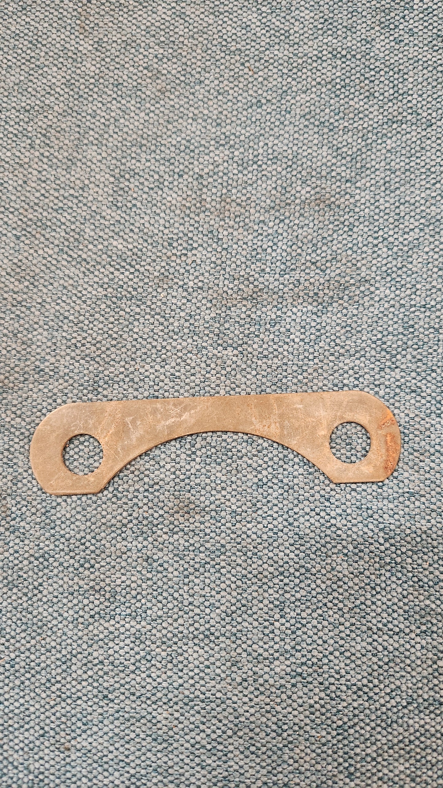 Sicherungsblech Bremssattel vorne Porsche 911/912 90135148111 Nos J3