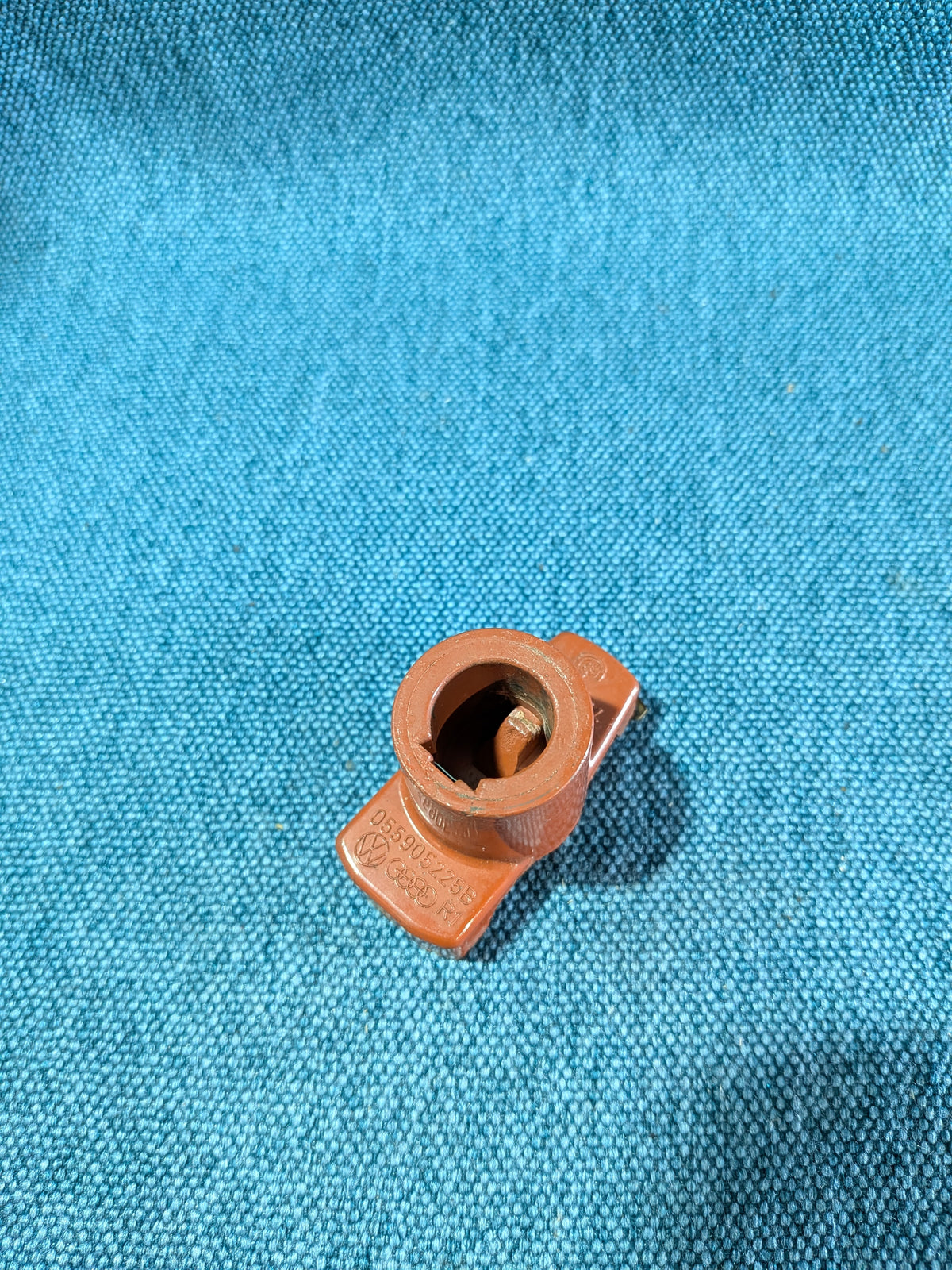 Distributor rotor Golf/Jetta/1/2/Passat/B1/B2/B3/Santana/Scirocco/1/2/T3/T4 Bus/Caddy14D/LT1 055905225B Used E12