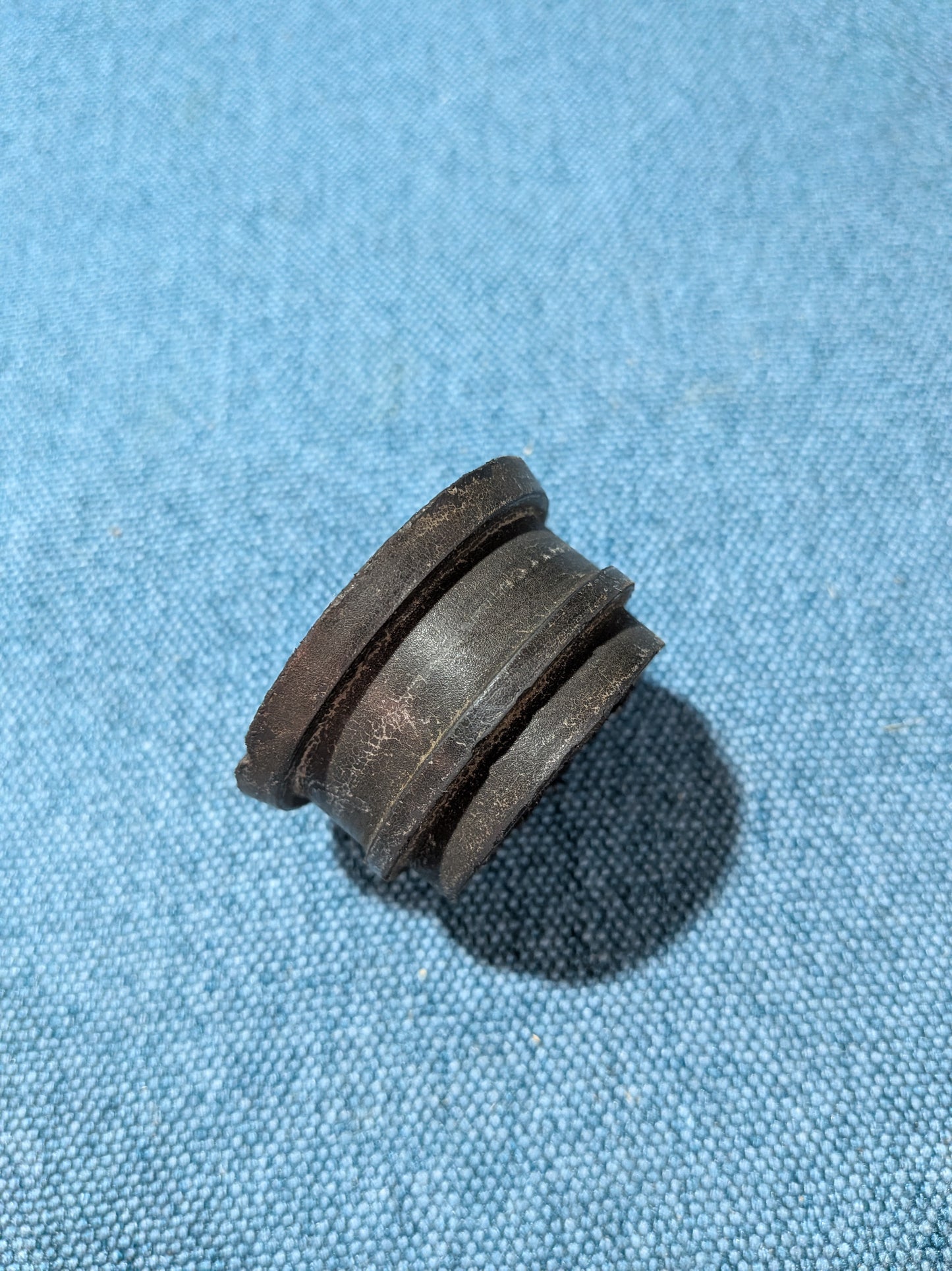 Lagerring für Schaltgestänge Golf/Jetta/1/Caddy14D 861711195 NOS A6