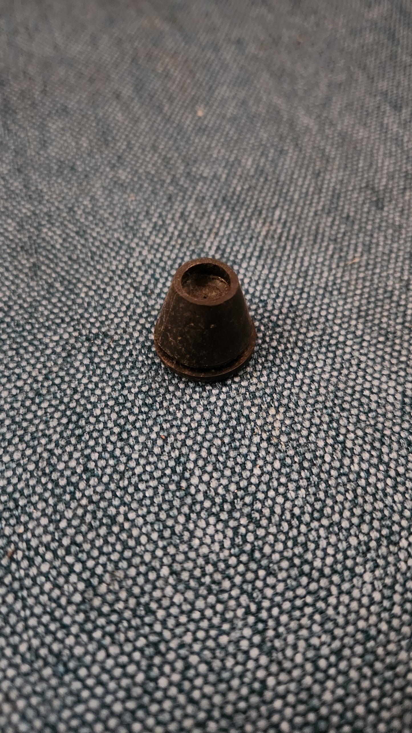 Tülle Kabeldurchführung Lampentopf T3/T4 Bus/LT1/Karmann Ghia 141941199A Nos S3