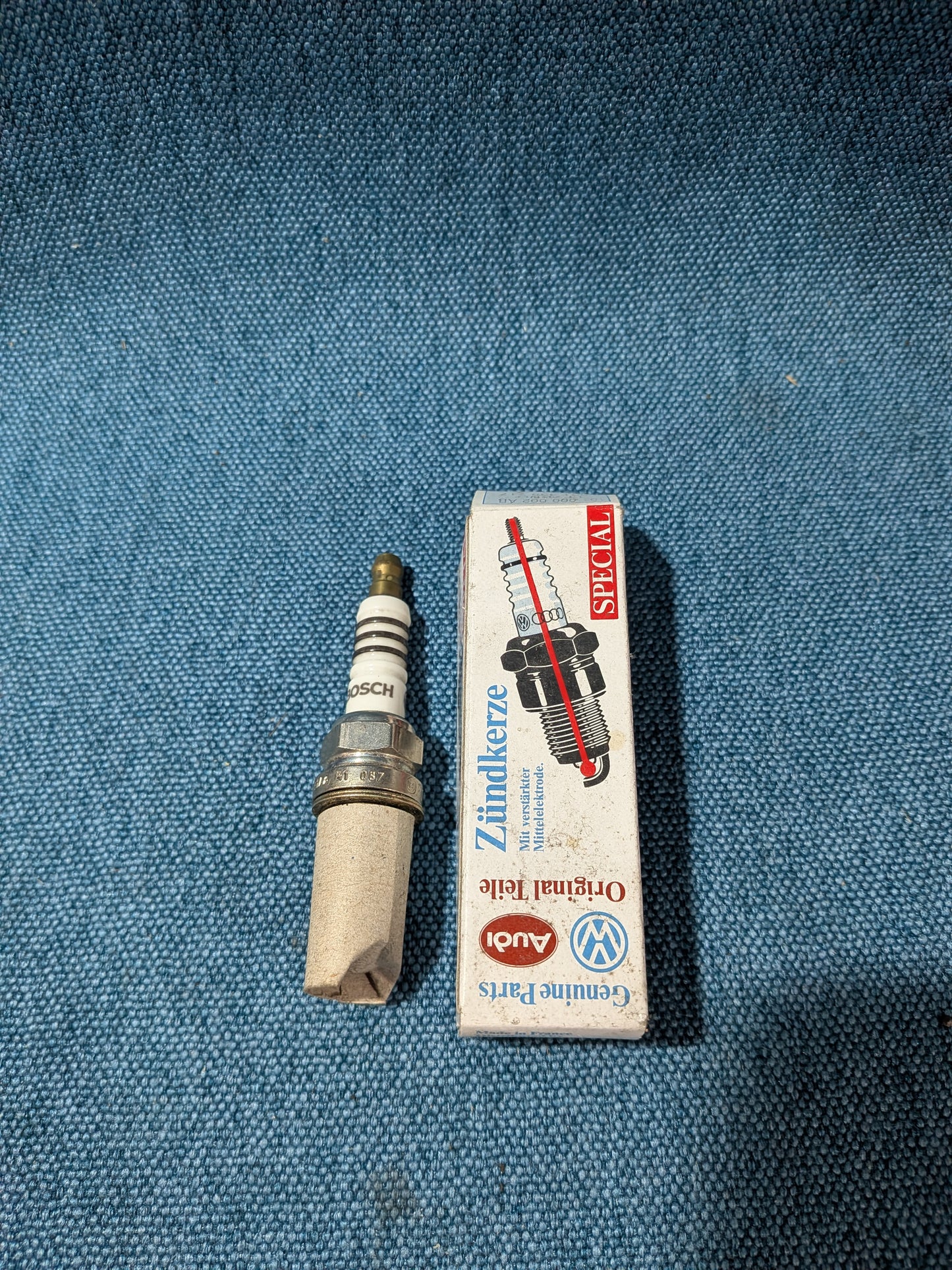 Spark Plug 101000051AA Golf 4/Bora/Passat 3B/BG/Audi 80 B4/100/200/A6/C4/A8 4D2/A3 8L/TT NOS A21