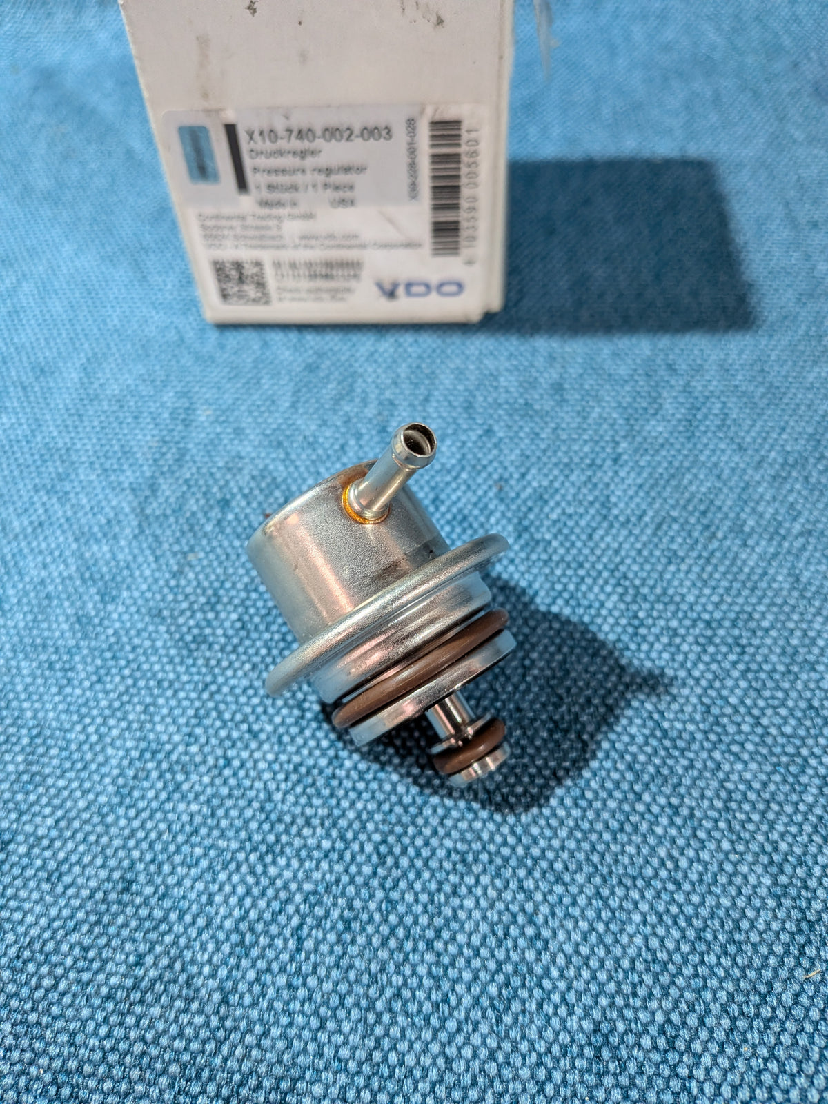 Fuel Pressure Regulator VDO X10740002003 Passat/B3/B4/3B/BG/Polo 6N/T4/T5 Bus/Golf 3/Vento/Sharan/Golf 4/5/Bora/New Beetle/Corrado/Caddy2 9KV/Audi 80 B3/B4/100/A6/C4/A2/A3 8L/TT 037133035C NOS/New A15