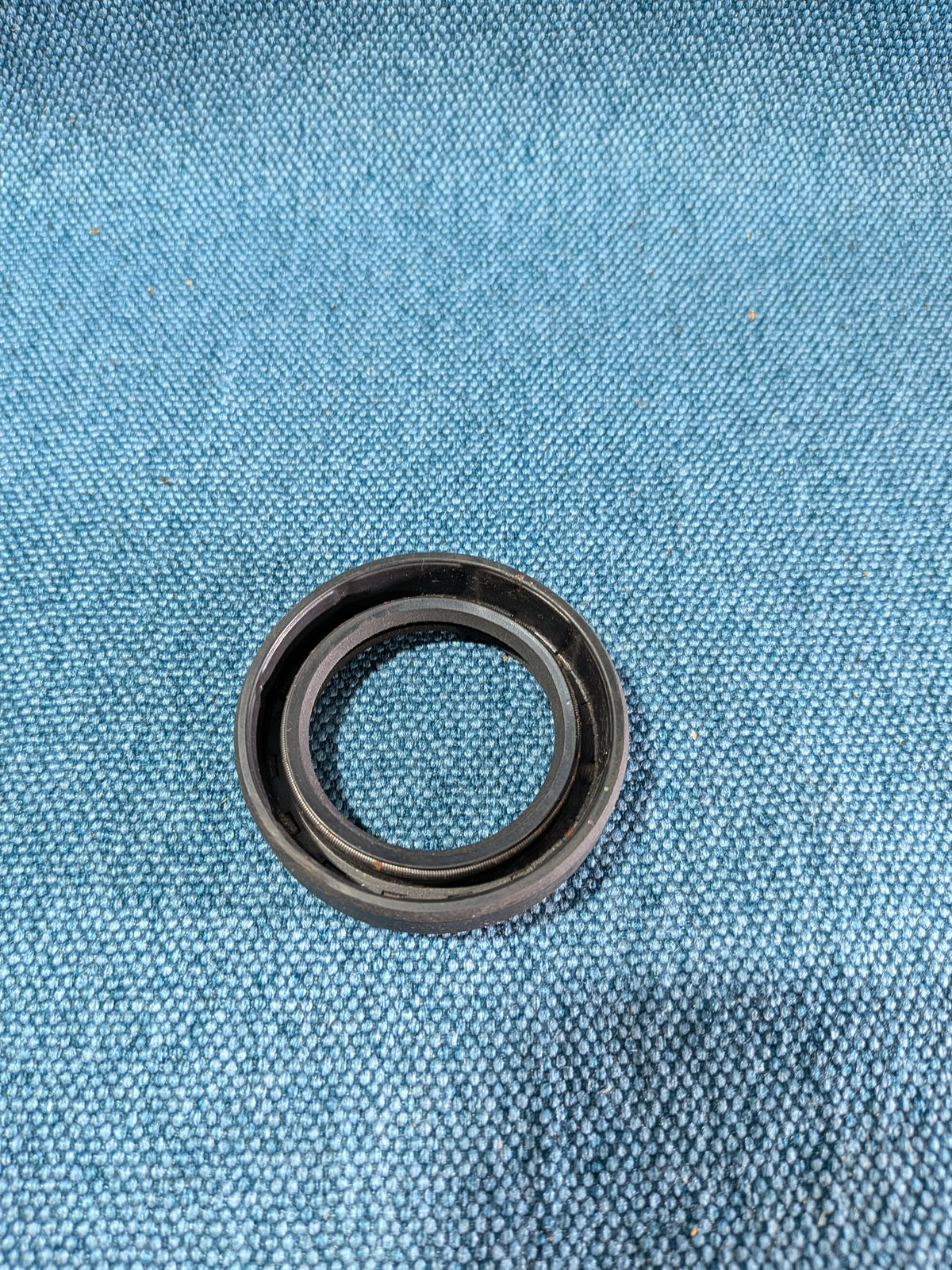 Kurbelwellensimmering Caddy/14D/2 9KV/T3/T4 Bus/Corrado/Golf/Jetta/1/2/3/4/Vento/Iltis/Passat/B1/B2/B3/B4/Polo/86C/6N/Scirocco/1/2/Audi 80/90/B1/B2/B3/B4/100/200/C2/C3/C4/A4/B5/B6/A6 C4/Cabriolet/Coupe 056103085 NOS B7