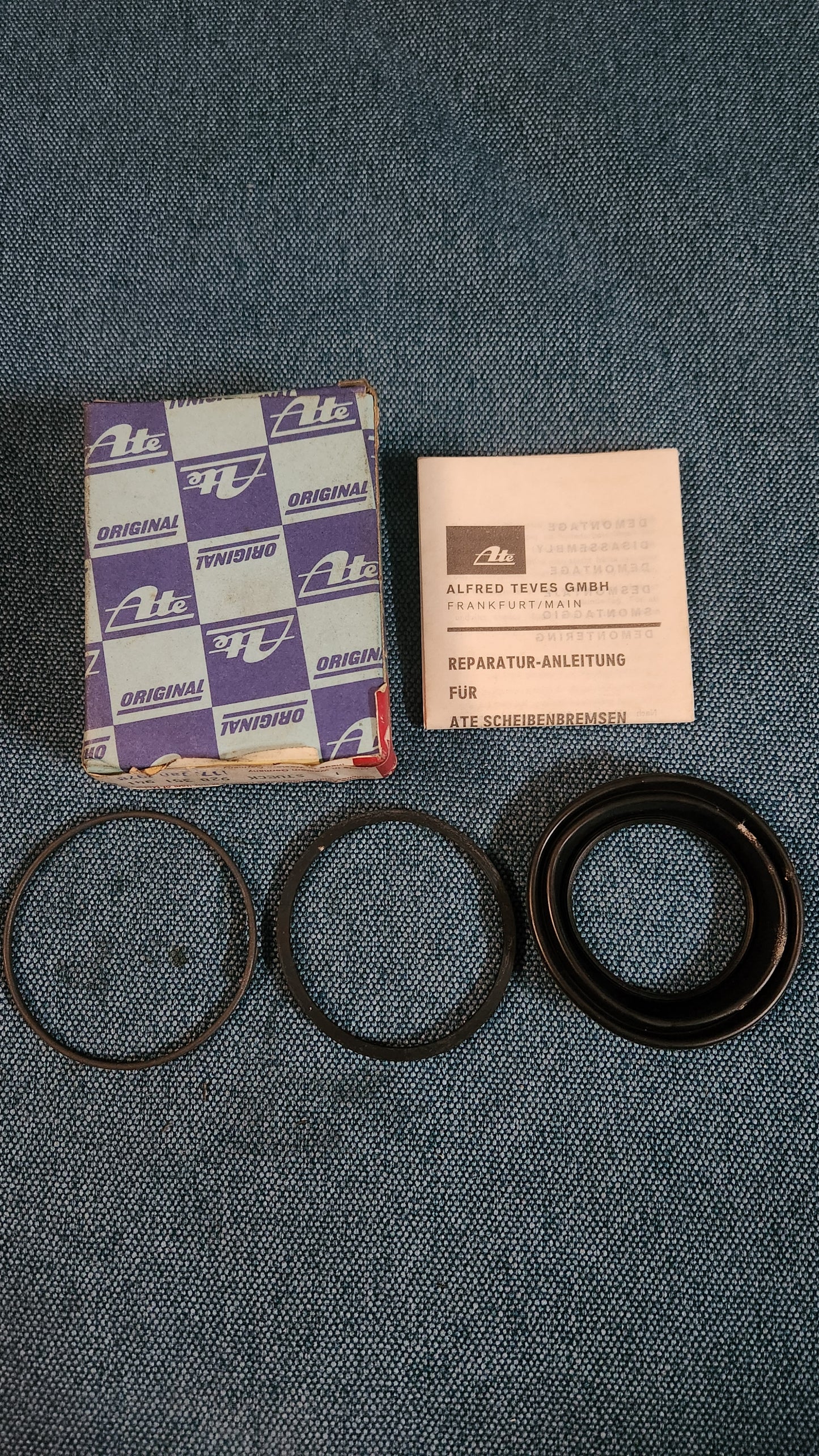 Dichtsatz Bremssattel Porsche 924/944/928 92835194100 Nos M1