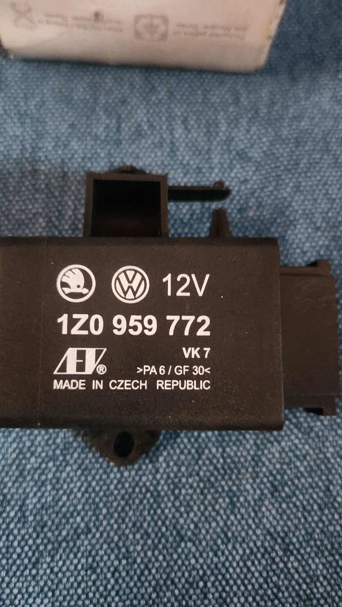 Steuergerät Sitzheizug Passat 3C B6/T5 Bus/Golf5 1Z0959772 Nos M6
