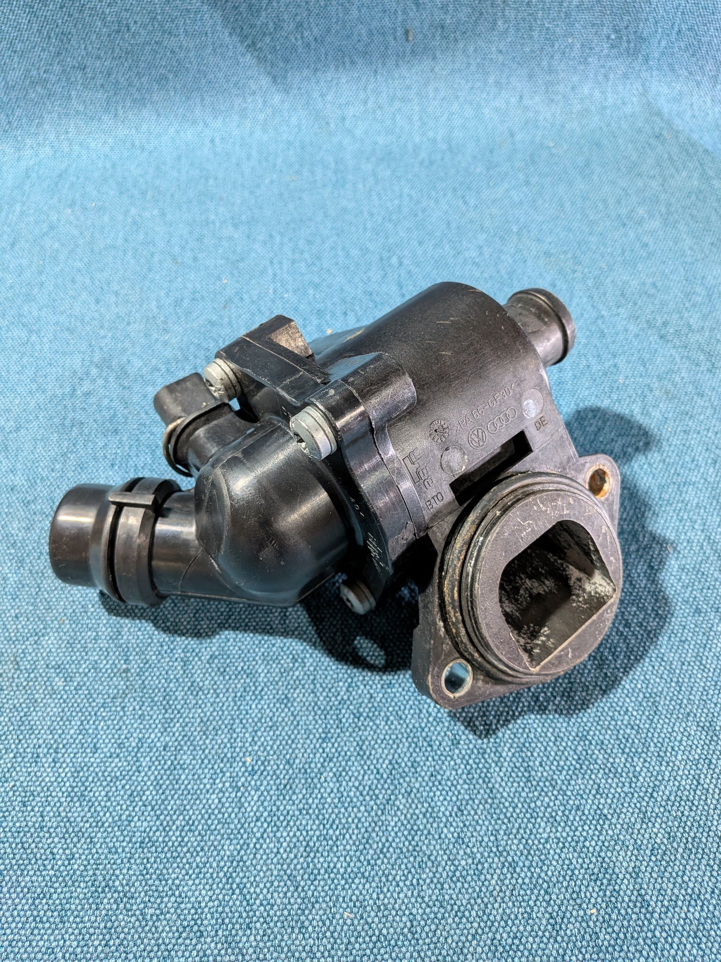 Coolant Thermostat Passat 3B/BG/ Audi A4/B6/B7/A6 C5 06B121111L Used A27