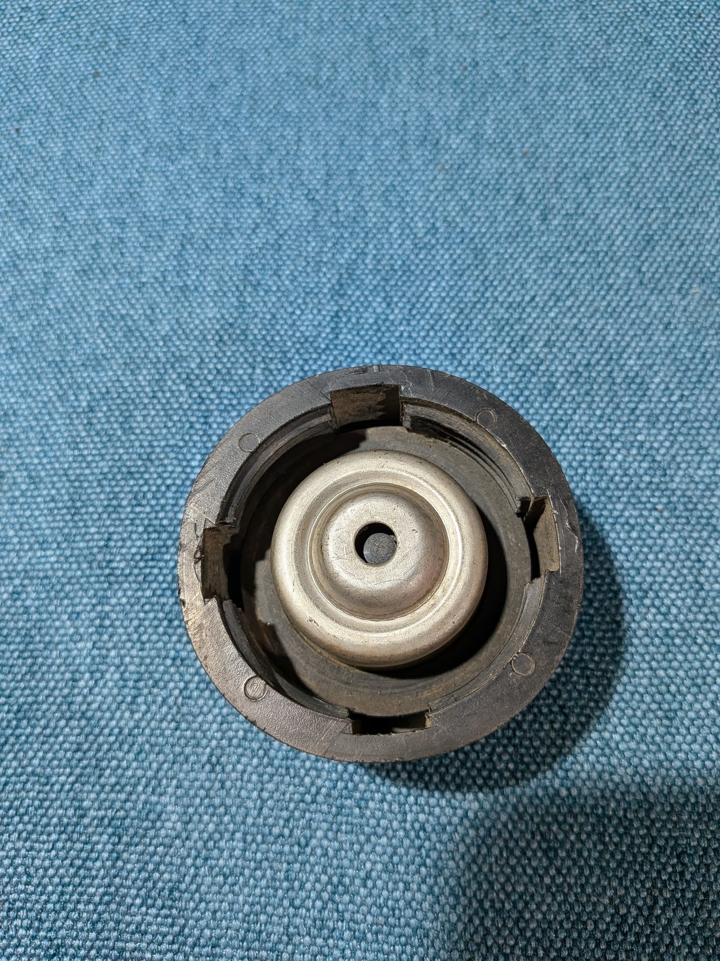 Kühlerdeckel Ausgleichsbehälter Golf/Jetta/1/Caddy 14D/ Scirocco/1/2 171121321 Gebraucht A14