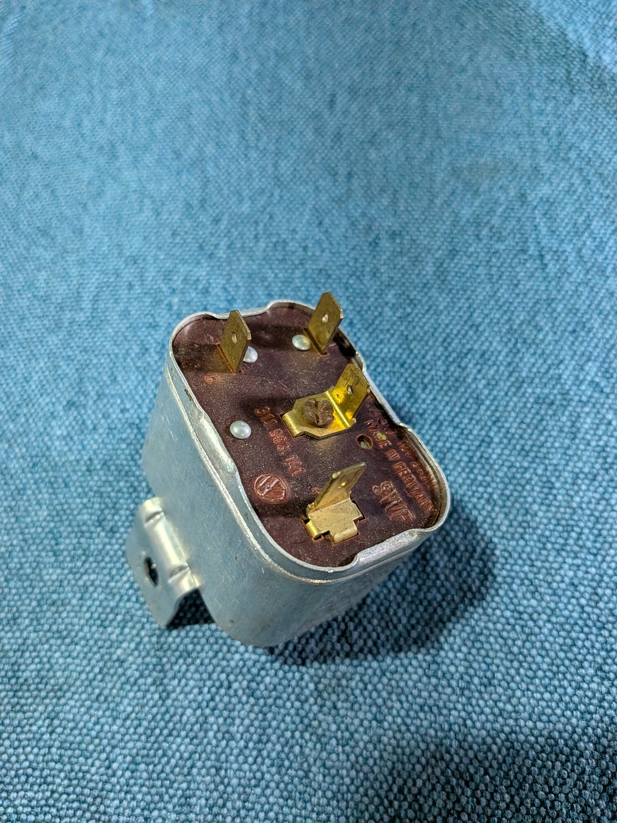 Relay for rear window defogger Type 3/T1/T2 Bus/Beetle/Karmann Ghia/Porsche 356 311963141 Used B16