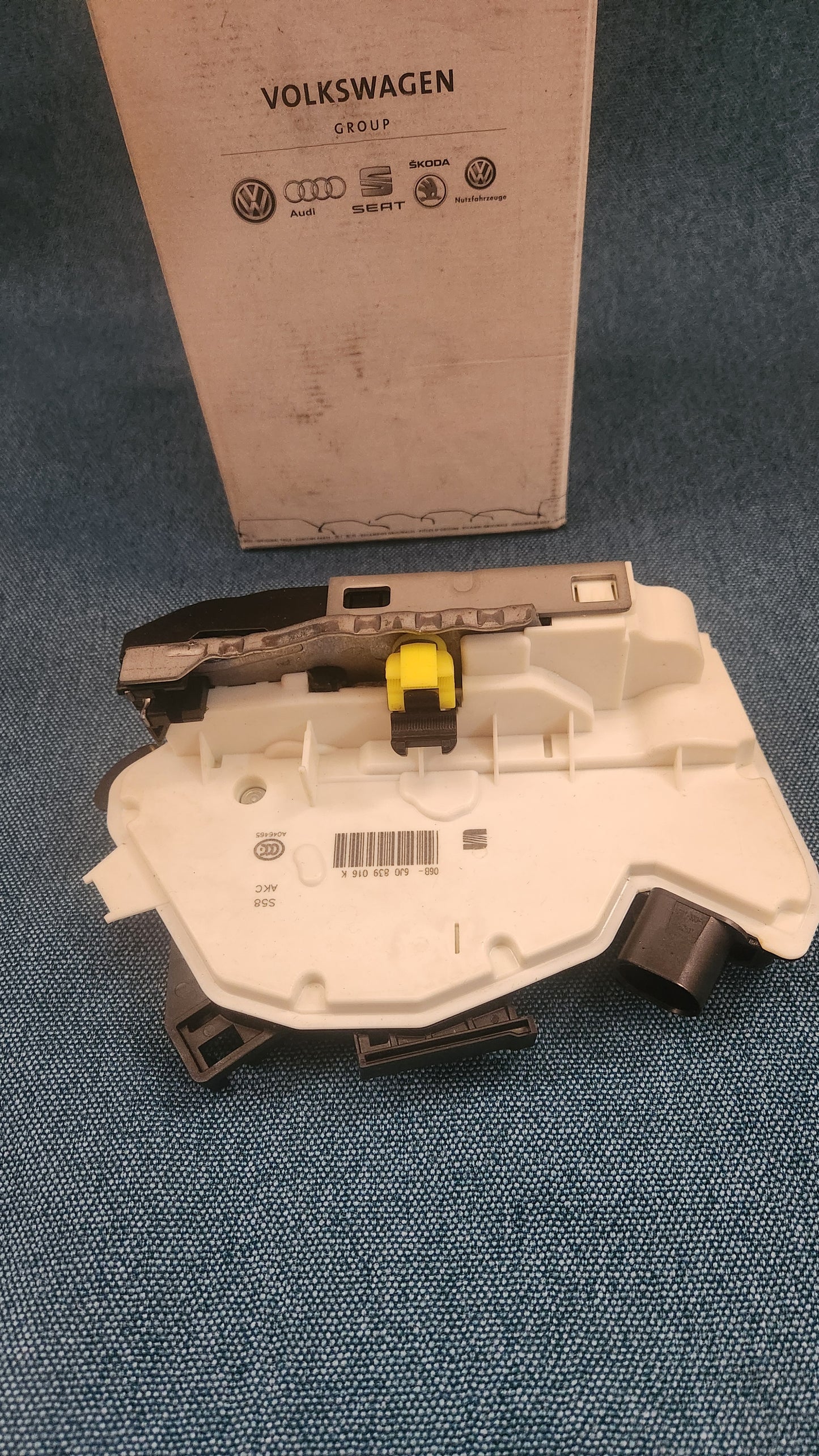 Door Lock Seat Ibiza 6P1/Skoda Fabia/Tiguan 6J0839016K Nos M5