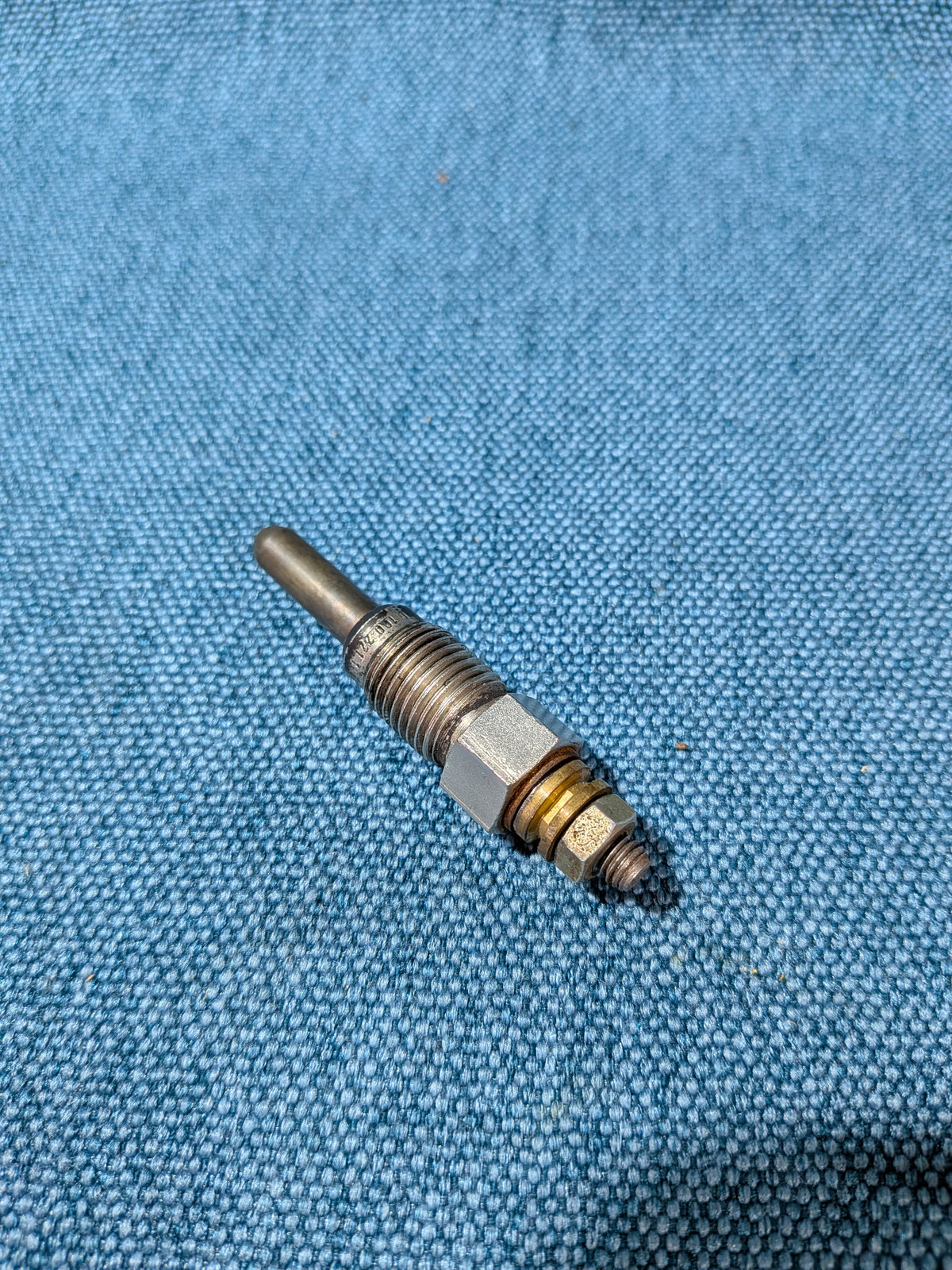 Glühkerzen Beru Audi 80/90/B2/B3/B4/100/200/C2/C3/C4/A3 8L/A4 B5/B6/A6/C4/C5/C6/Golf/Jetta/1/2/3/4/Vento/Bora/Caddy 14D/9KV/LT1/T3/T4 Bus/Polo 86C/6N/Passat/B2/B3/B4/3B/3BG 0100221105 Gebraucht B6