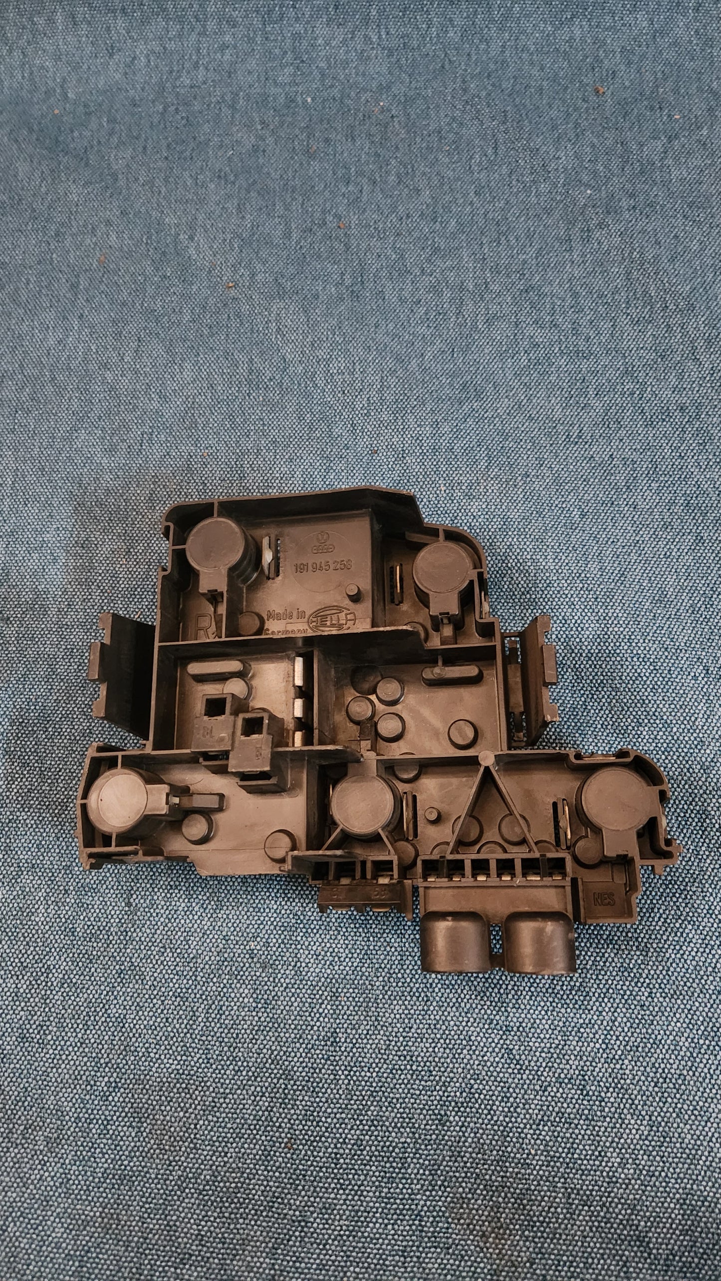 Golf 2 Lampenträger Rückleuchte 191945258 Nos N2