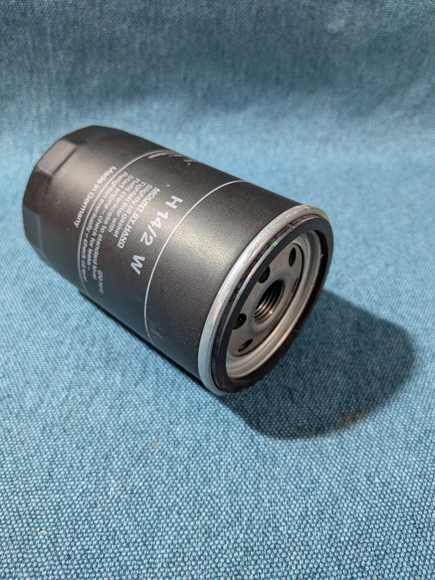 Oil Filter Hengst H14/2W Caddy 14D/Derby/Golf/Jetta/1/2/3/Vento/Iltis/K70/Beetle/LT1/Passat/B1/B2/B3/B4/Polo 86C/Santana/Scirocco/1/2/T4 Bus/Wartburg/Audi 50/80/90/B1/B2/B3/B4/100/200/C1/C2/C3/C4/A6 C4/Cabriolet/Quattro/Coupe 0028115351 NOS/New F4