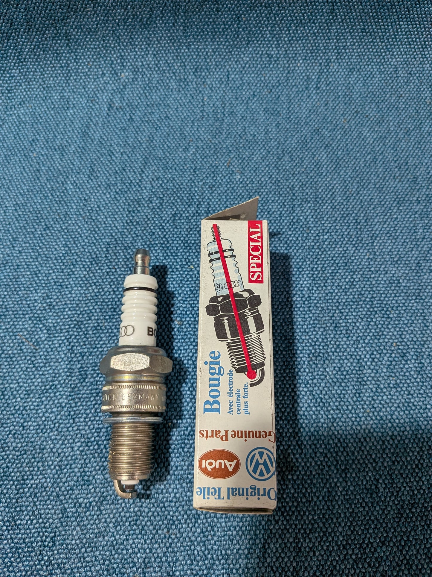 Spark Plug 101000006AD Iltis/Golf/Jetta/Scirocco/1/2/K70/Santana/LT1/Derby/Passat/B1/B2/B3/B4/Polo/86C/6N/T3/T4 Bus/Golf3/Vento/Sharan/Corrado/Caddy/1/2/9Kv/Audi 80/90/B1/B2/B3/B4/100/200/C1/C2/C3/C4/A6 C4 NOS A21