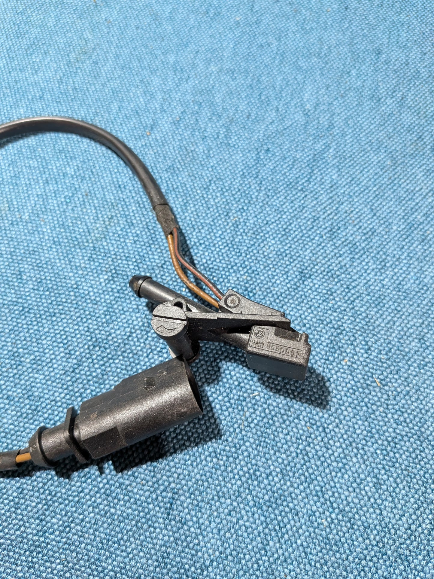 Beheizbare Spritzdüse Waschwasserdüse vorne Audi TT 8N 8N0955986B NOS A7