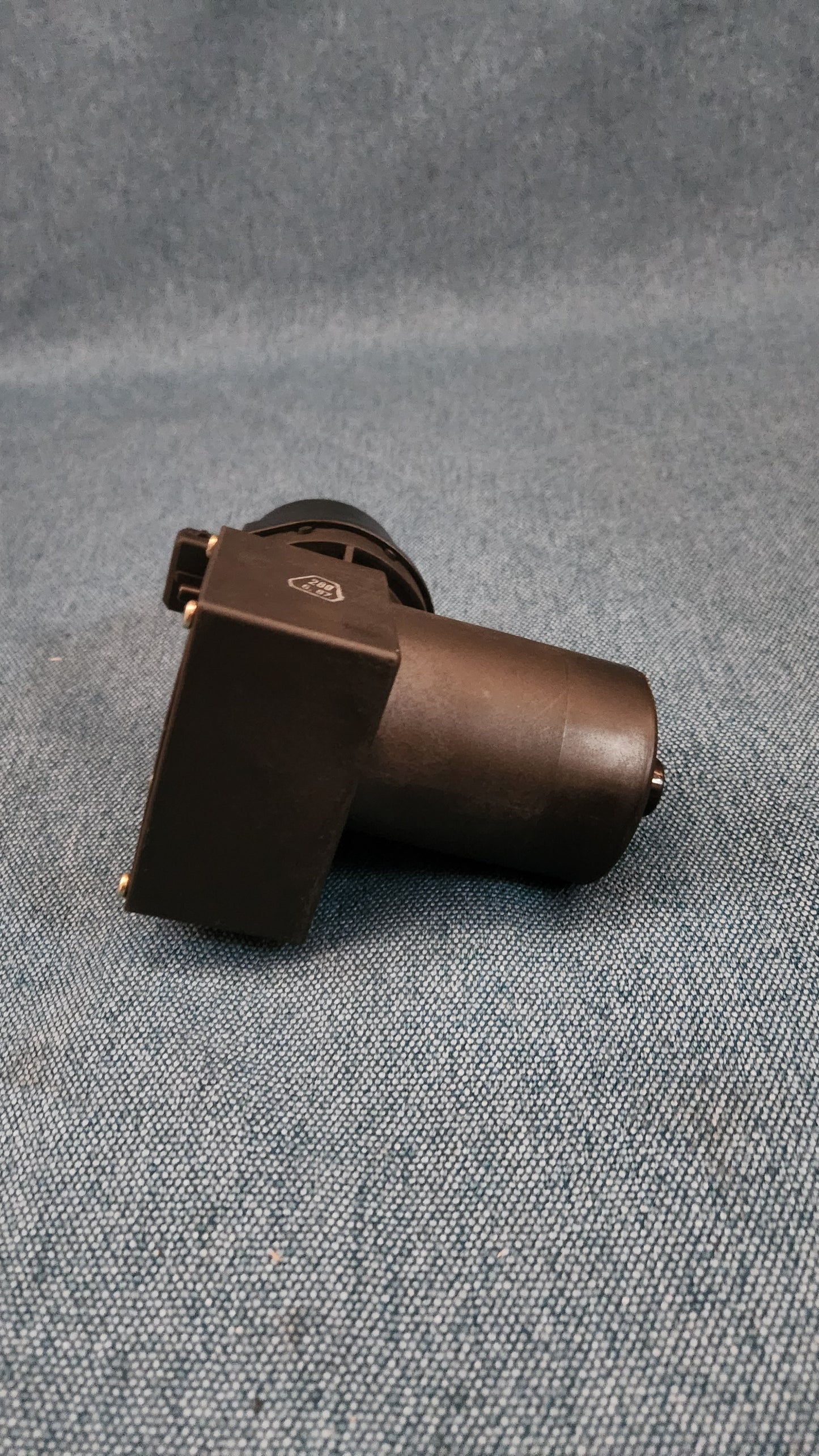 Zentralveriegelungspumpe Golf/Jetta/2/Audi 100/200/C3 443862257A Nos G6