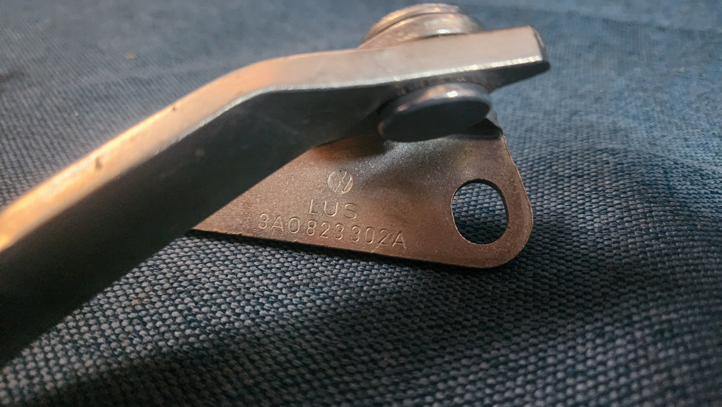 Passat B4 hood hinge, engine hood hinge 3A0823302A Nos A2