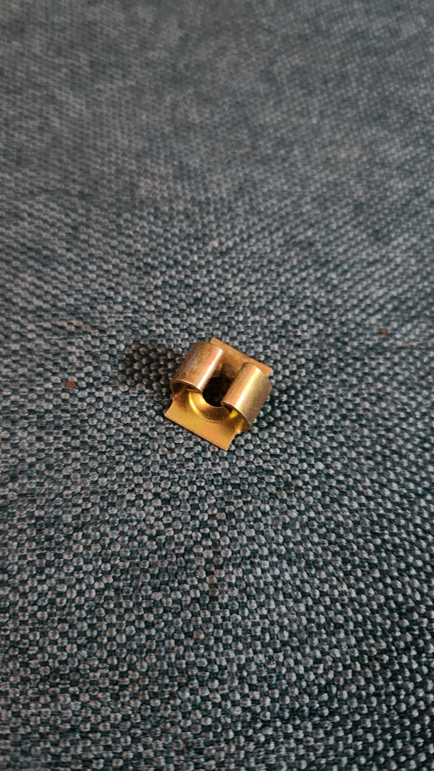 Federmutter für Kotflügelverschraubung unten Golf/Jetta/Scirocco/1/2/T4 Bus/Caddy14D/Polo1/Audi 50/Passat B1/B2 N0120622 Nos G8