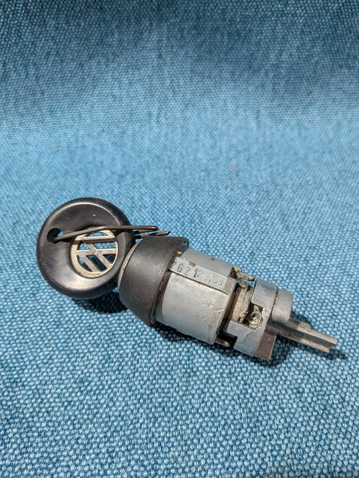 Ignition switch with one key Golf1/2/Jetta1/2/Polo1/86C/PassatB1/B2/Derby/Audi80B1/B2 191905855 Nos B6