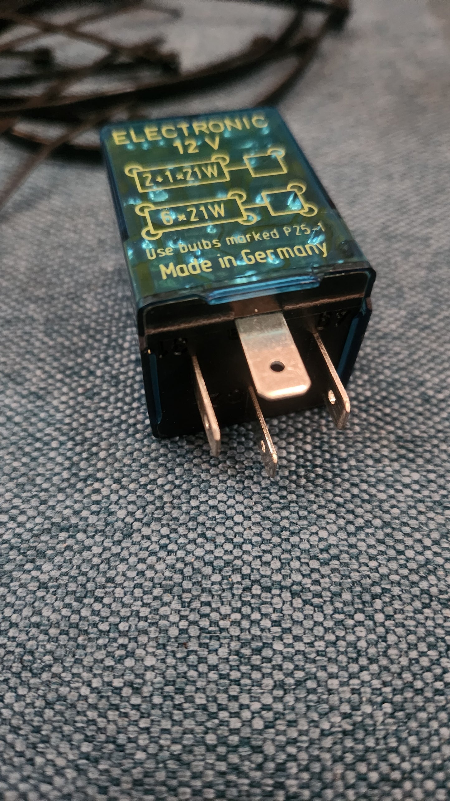 Indicator relay trailer coupling Audi 80/90/B3/B4/100/200/C3/C4/A4B5 4DM0036000 Nos K7