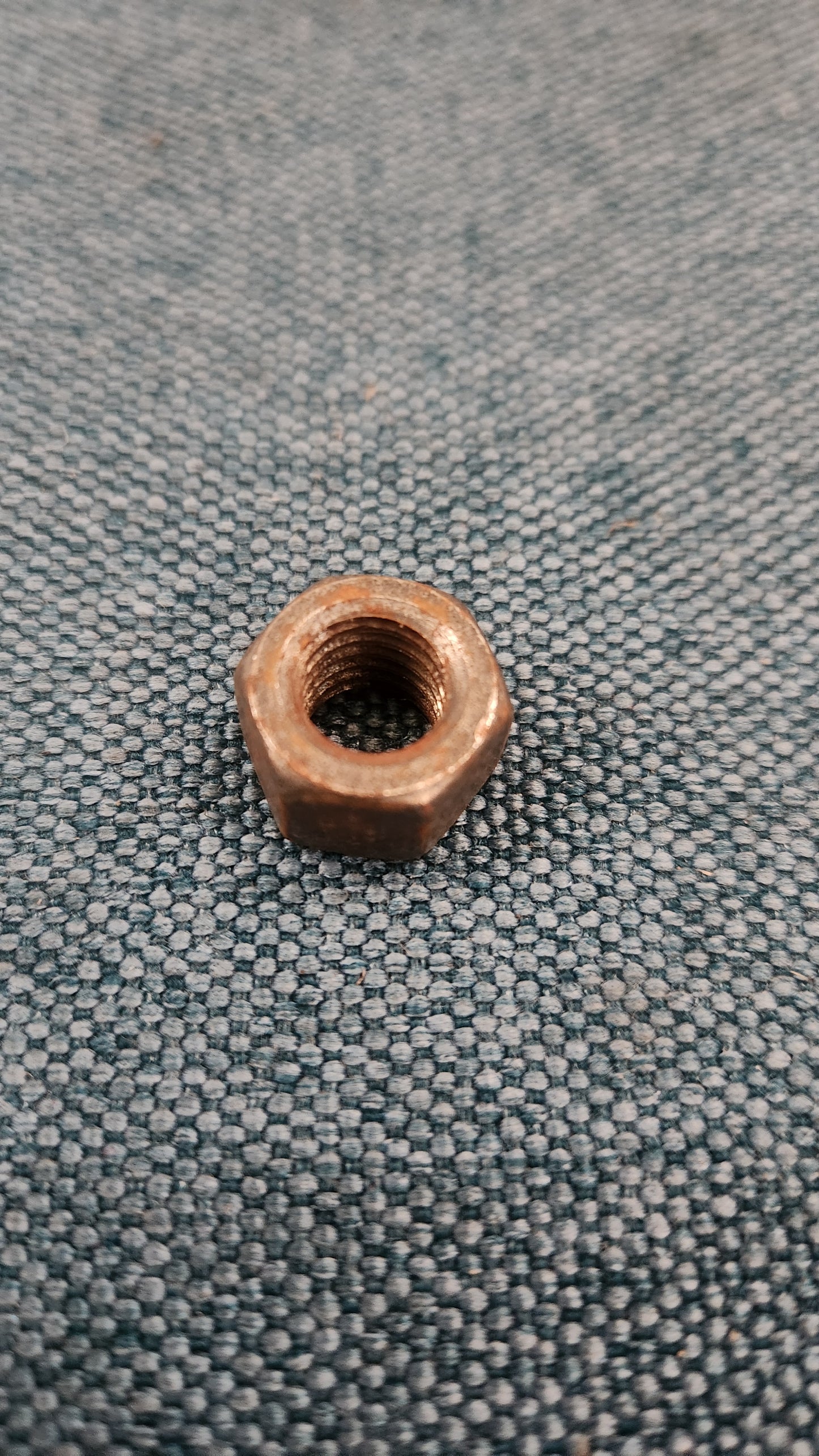 Mutter für Zylinderkopf T1/T2/T3/Bus 021101457 Nos K4
