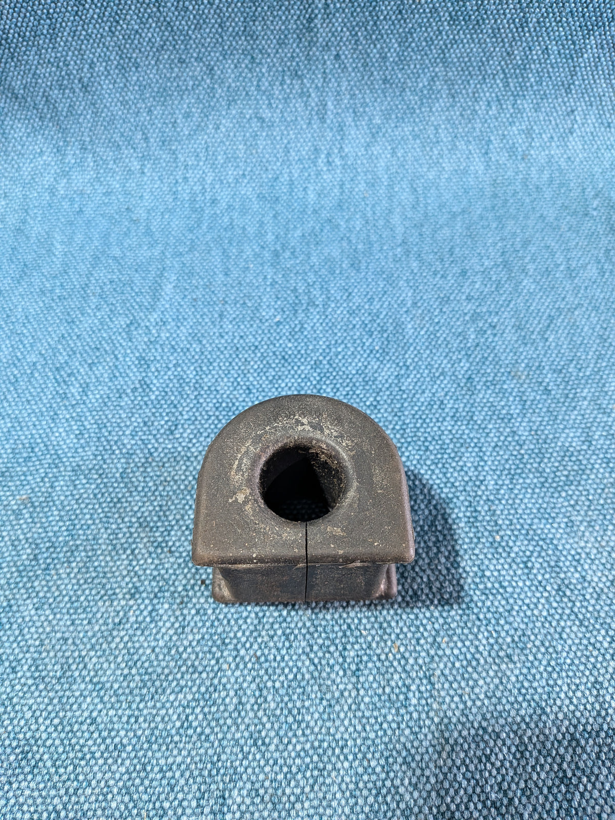 Stabilizer bushing 16mm rear axle Meyle 1005110015 Golf4/Bora/Audi A4/B6/B7/B8/A6/C5/C6 4B0511327 NOS/New C8