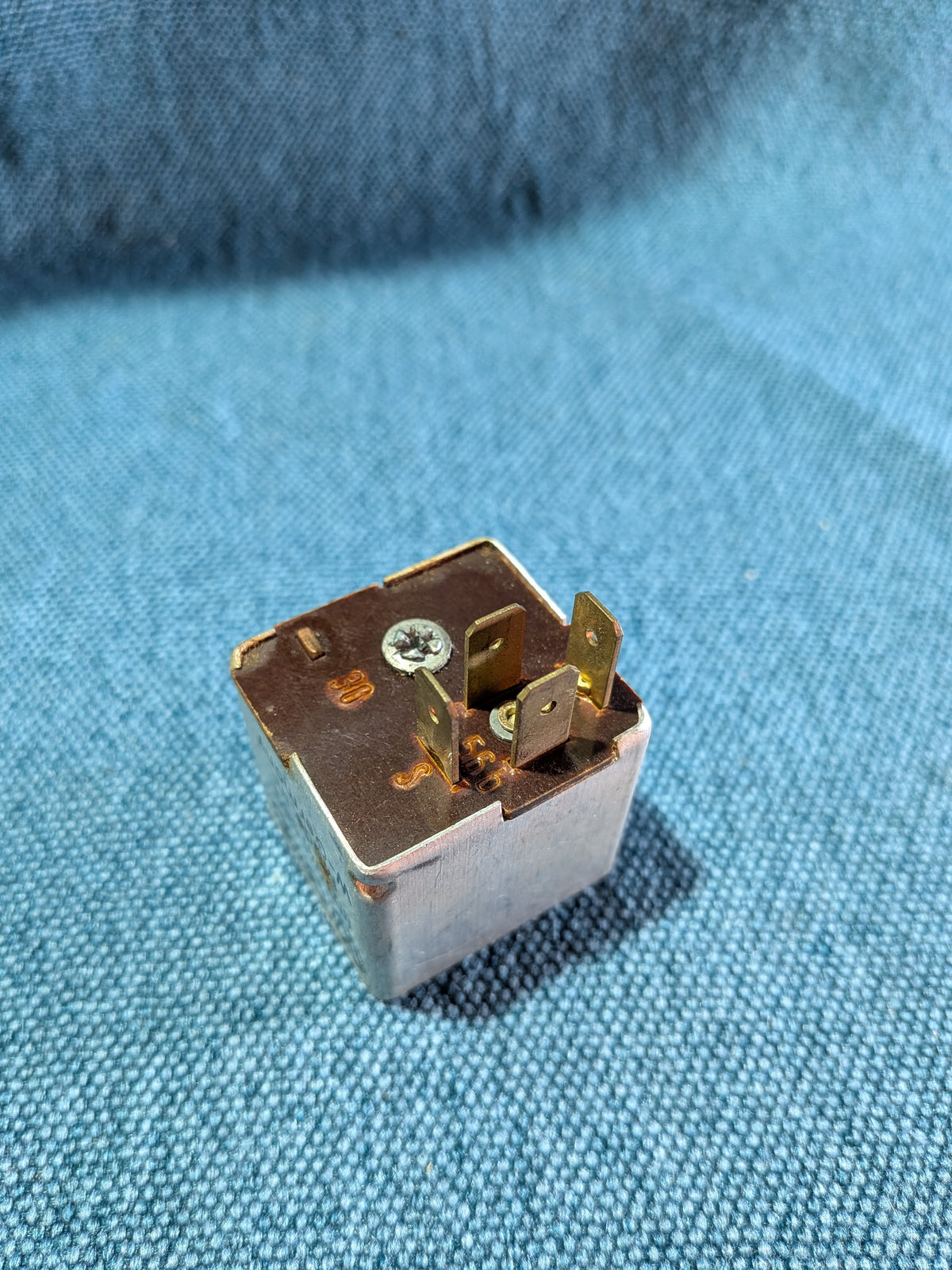 Headlight relay Porsche 911/Audi/80 B1/100/C1/C2/Beetle/Karmann Ghia/T1/T2 Bus 803941589 Used B16