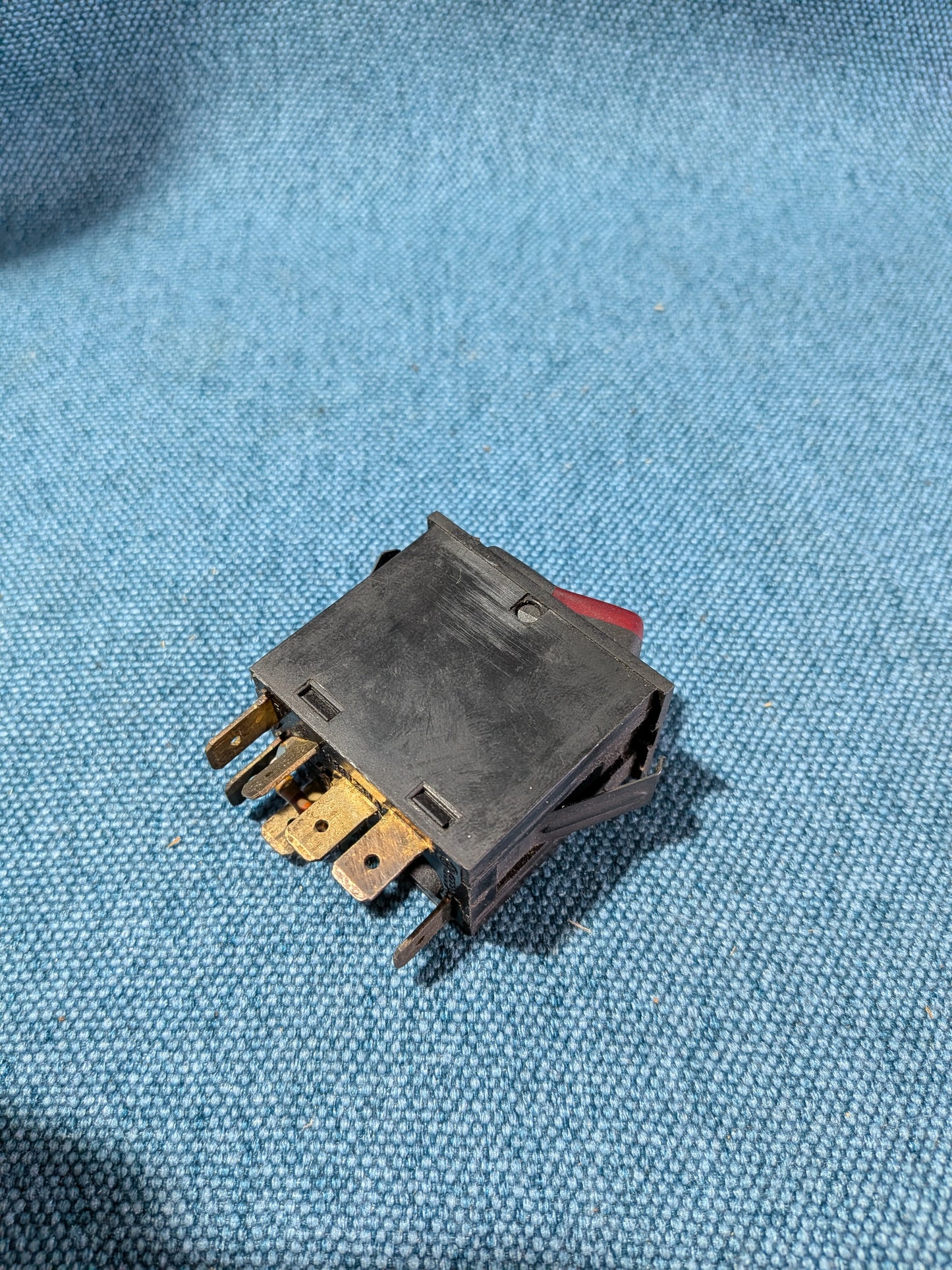 Hazard warning light switch Golf/Jetta/1/Scirocco/1/2/LT1/Passat/B1/B2/Polo 86C/T3 Bus/Caddy14D 161953235A Used K2