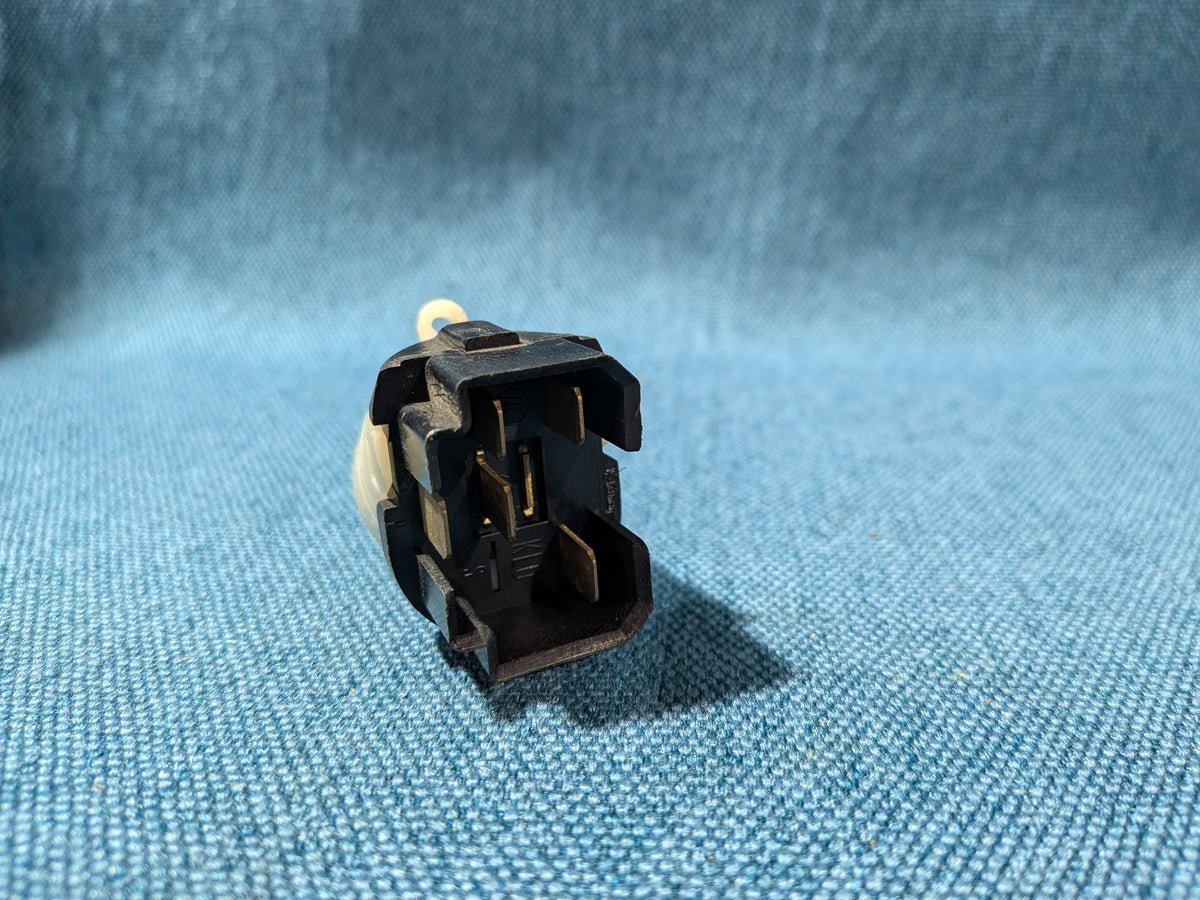Ignition Starter Switch 5 Pin Golf/Jetta/2/3/Vento/Caddy 2 9KV/Lupo/Passat B4/Polo/86C/6N/Corrado/T4 Bus 377905865 NOS/New B6