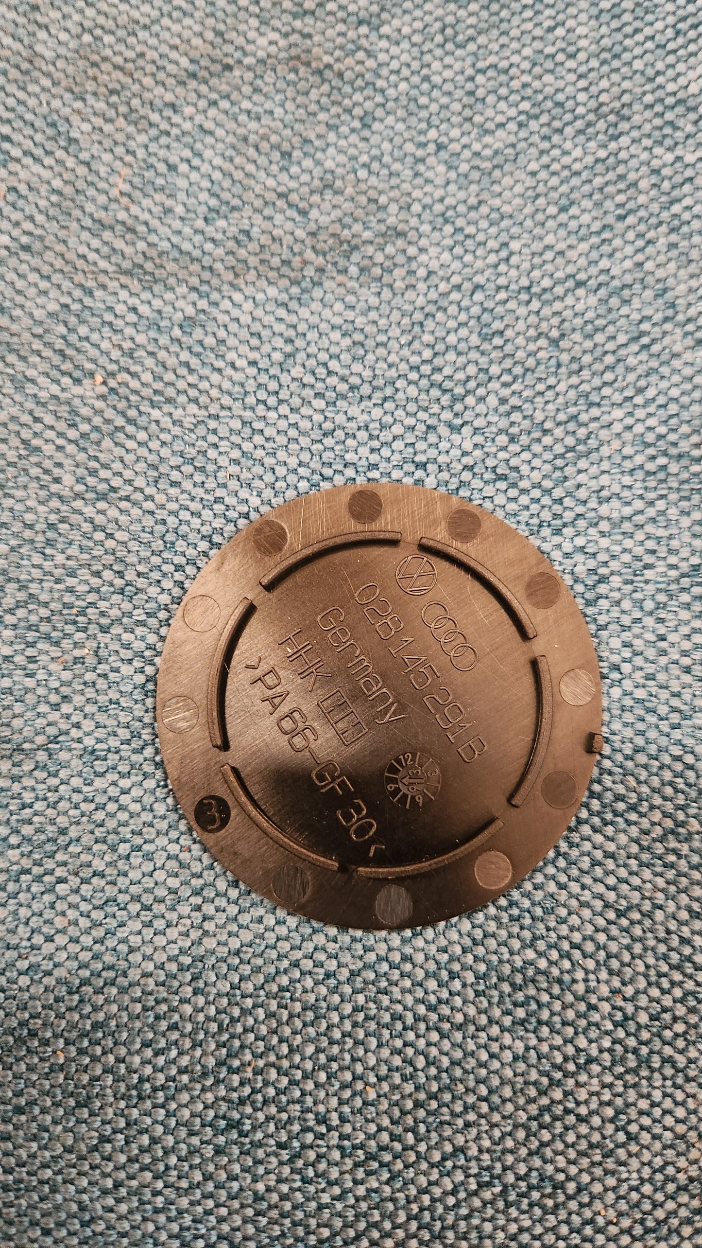 Cover tension roller Golf3/4/Vento/Caddy9KV/Passat3B/BG/Sharan/T4/Polo6N/Audi80B4/A6C4 028145291B Nos I9