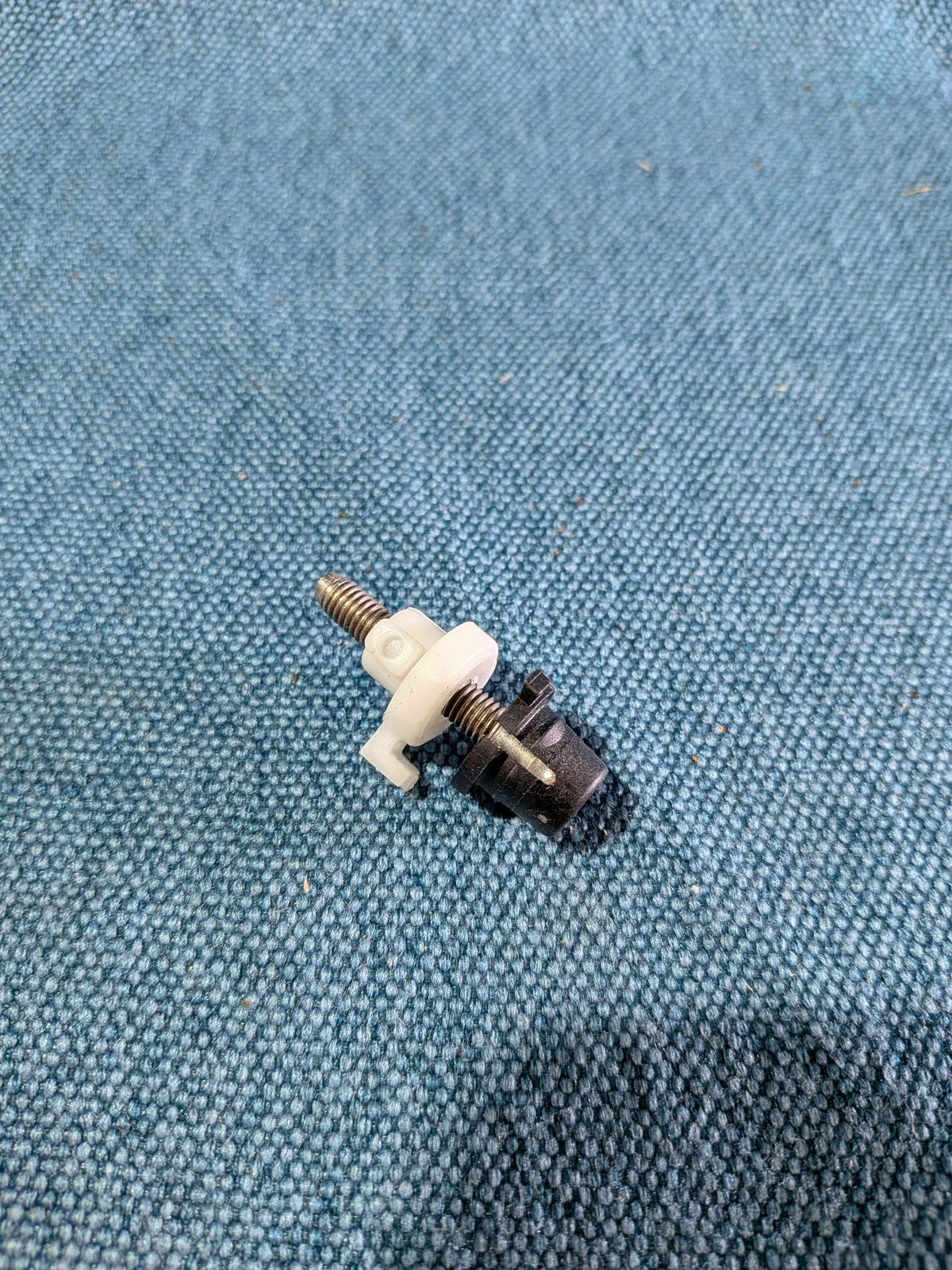 Headlight Adjustment Screw for Auxiliary Headlights Double Headlights Grille Golf/Jetta2 191998135A Nos I7