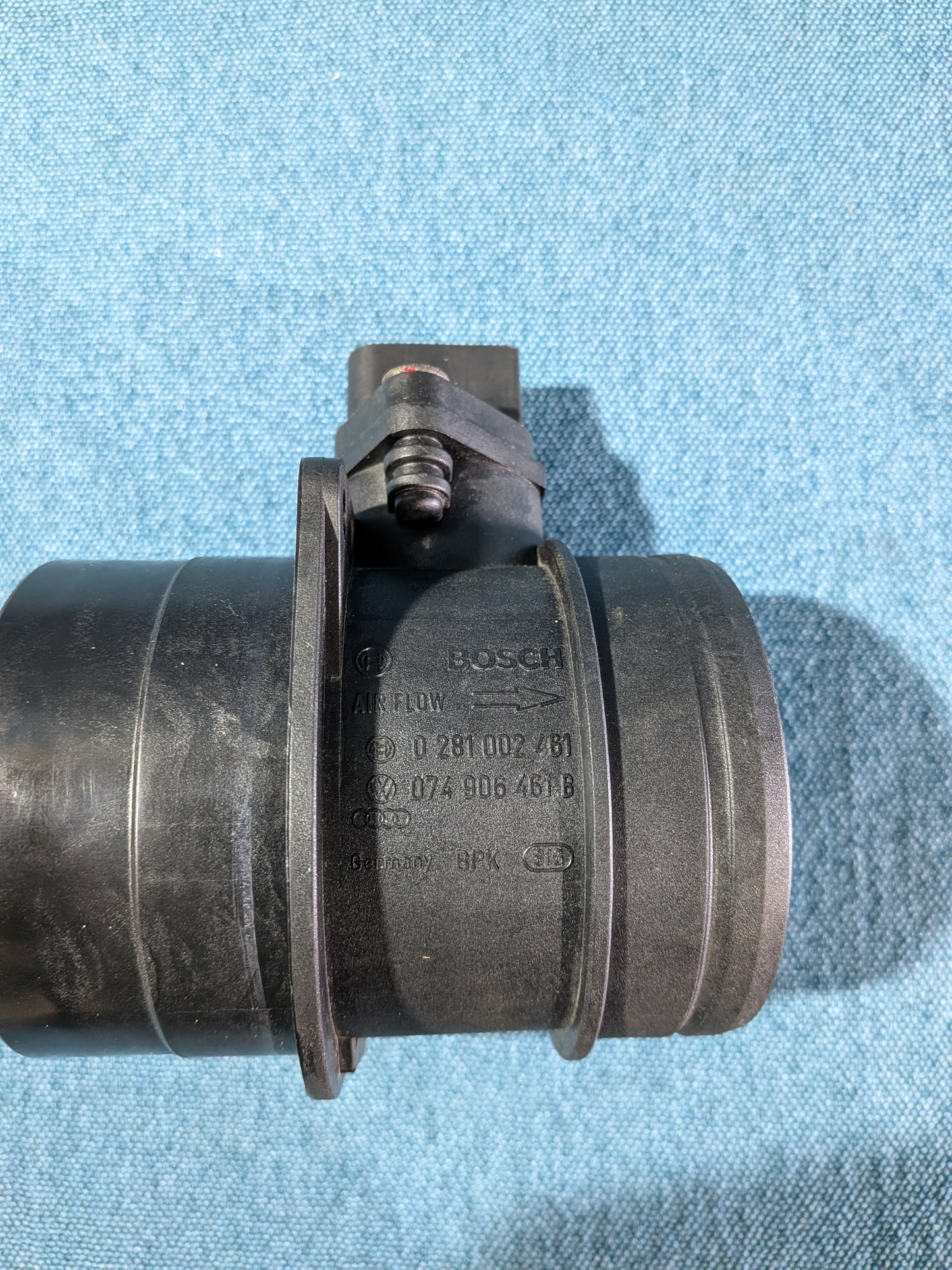Mass Air Flow Sensor (MAF) Golf 4/5/Plus/Bora/Caddy 2 9KV/EOS/LT2/Passat/3B/BG/B6/Phaeton 3D1/Polo 9N/Touareg 7LA/Touran 1T1/T4/T5 Bus/Audi A3/8L/8P/A4/B6/B7/A6/C5/C6 074906461B Used A27