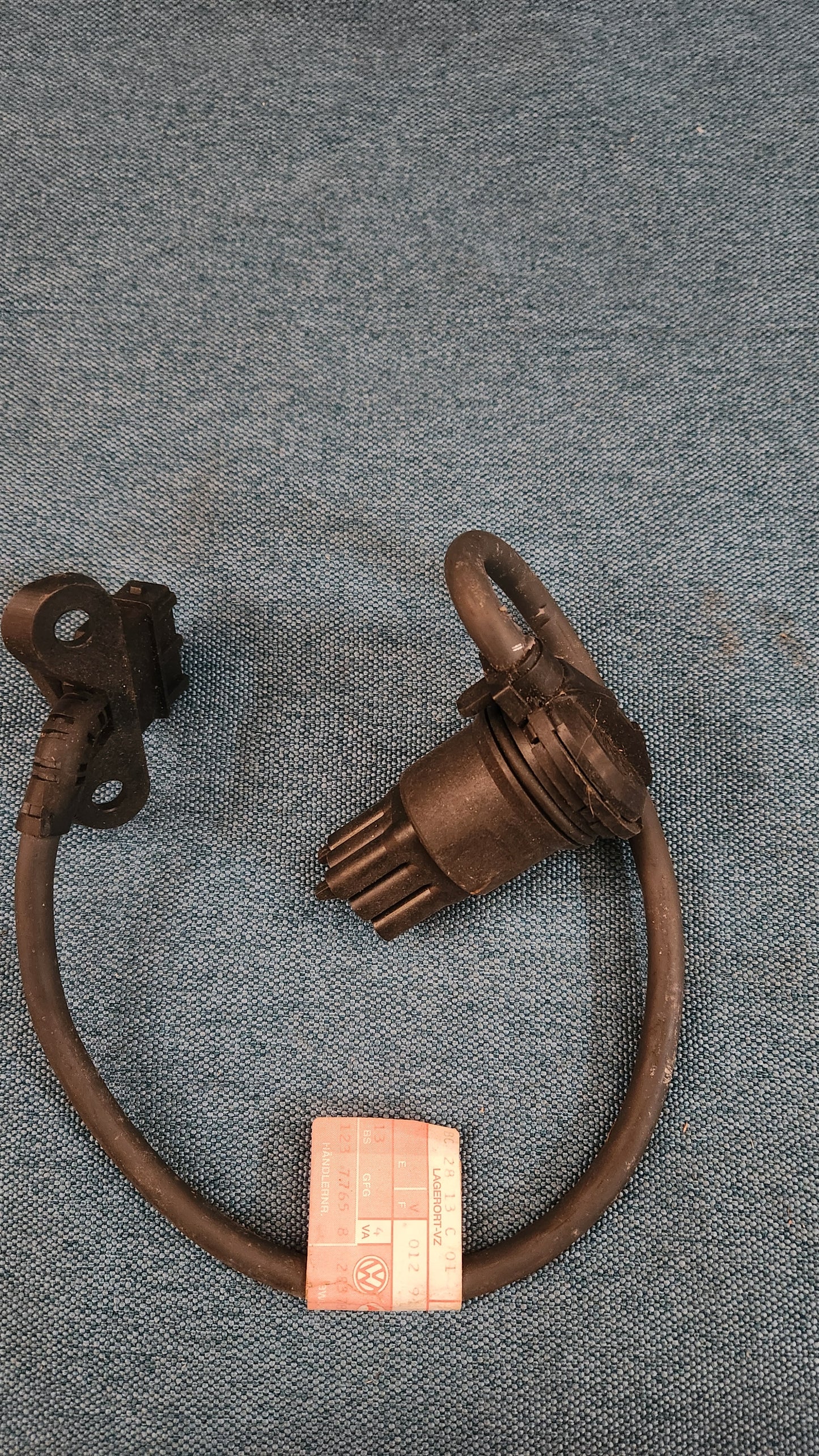 Schalter für Rückfahrlicht Audi 80/90/B2/B3/B4/A6/100/200/C3/C4 012919823 Nos L3