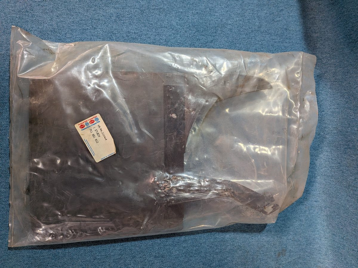 Schmutzfänger mit Anbau Material T4 Bus Hinten rechts 701821812 NOS B13
