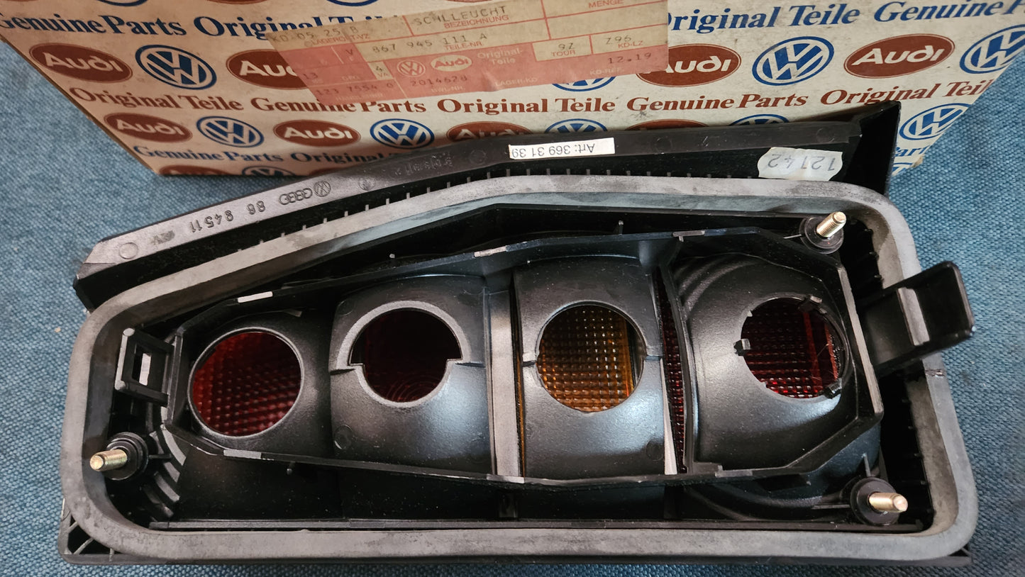 Polo 86C Rücklicht Rückleuchte 867945111A Nos G1