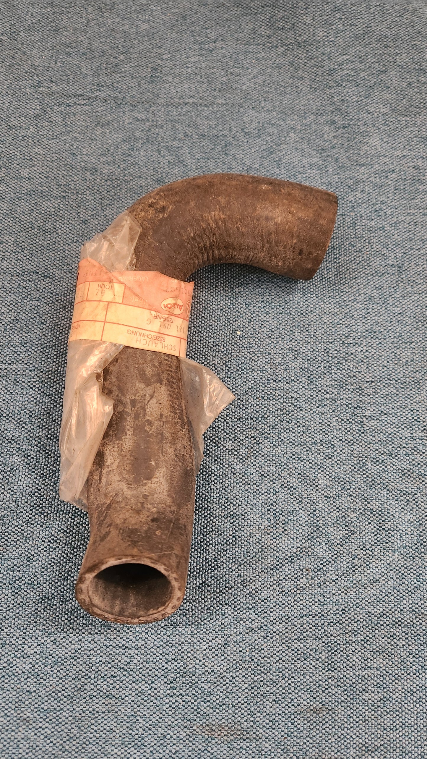 Kühlwasserschlauch von Motorkühler nach Wasserpumpe unten 1,5L bis 1,8L Hubraum Golf/Jetta/1/Caddy14D/Scirocco1/2 171121051G Nos K8