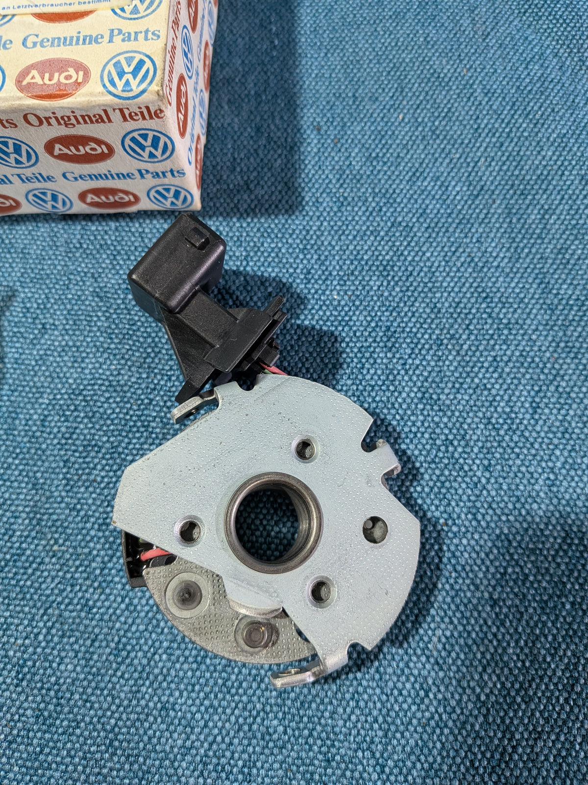 Hall sensor Golf/Jetta/1/2/Passat 32B B2/Scirocco 2 034998065 NOS B4