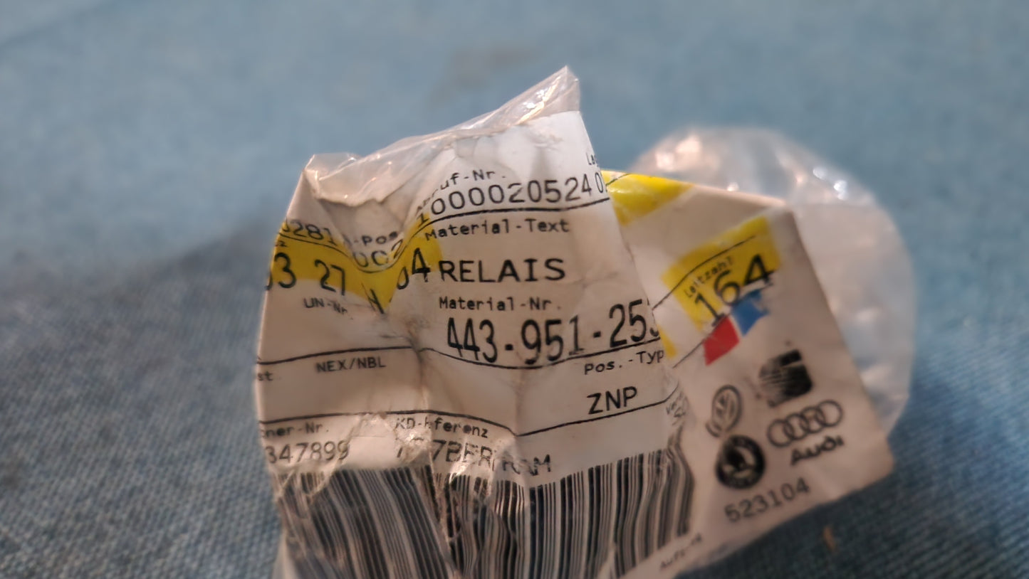 Audi 80/100/A4/A6 X Relais Entlastung 213 443951253J Nos B2