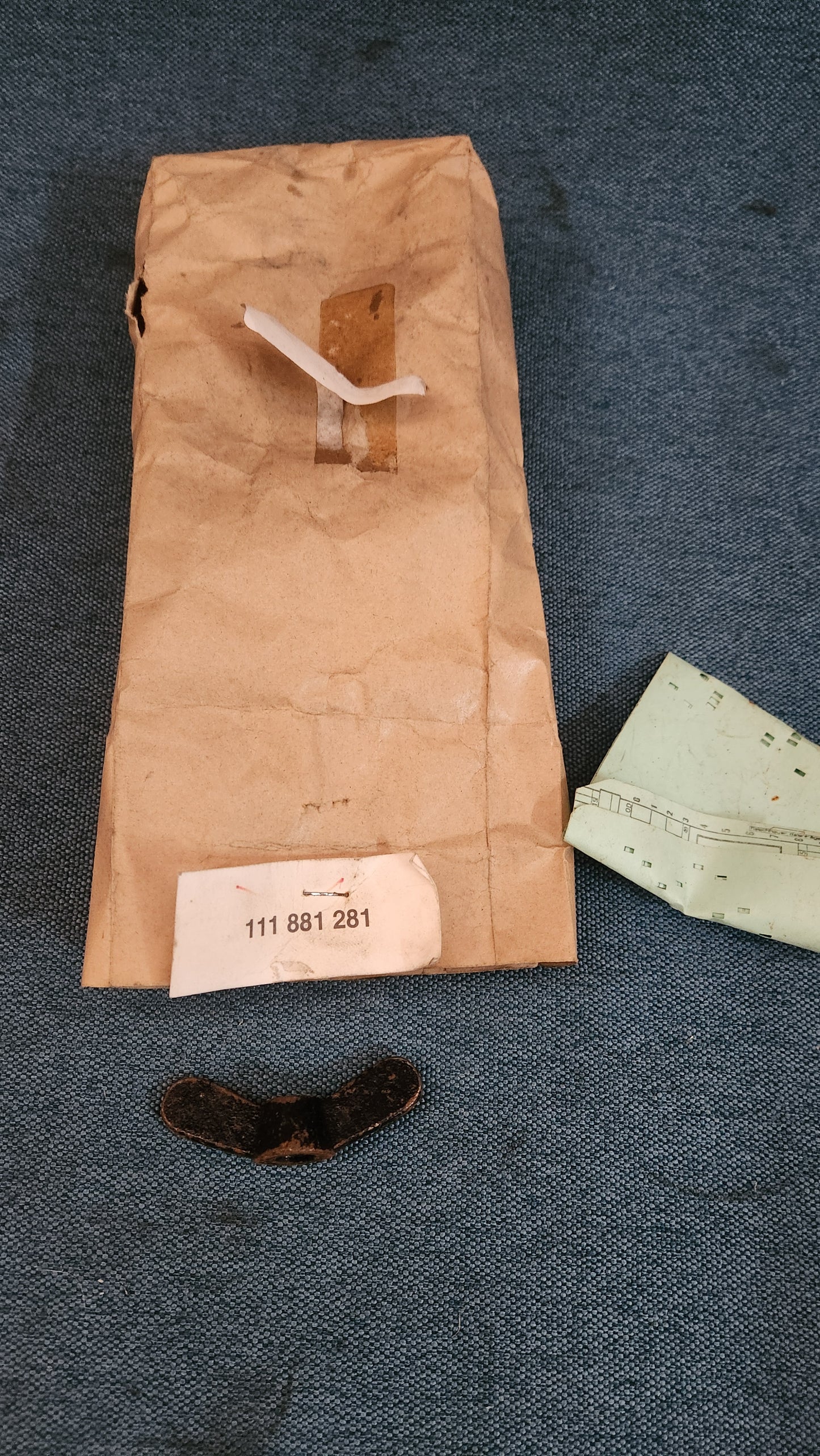 T1 T2 Bus Transporter Wing Nut Seat Mounting 111881281 Nos S1
