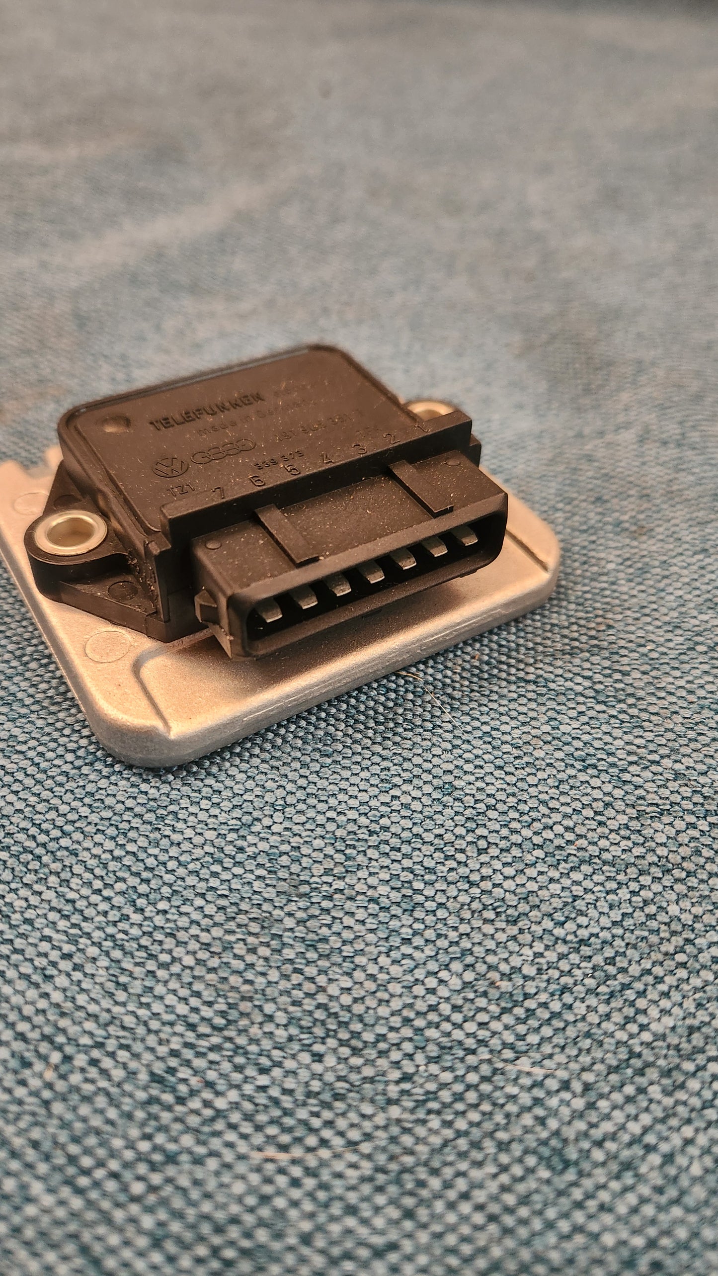 Ignition Control Module Golf/Jetta/1/2/Polo86C/T3/Passat B2/B3/Audi100/200/C2/C3/80/B2/B3 191905351B NOS B4