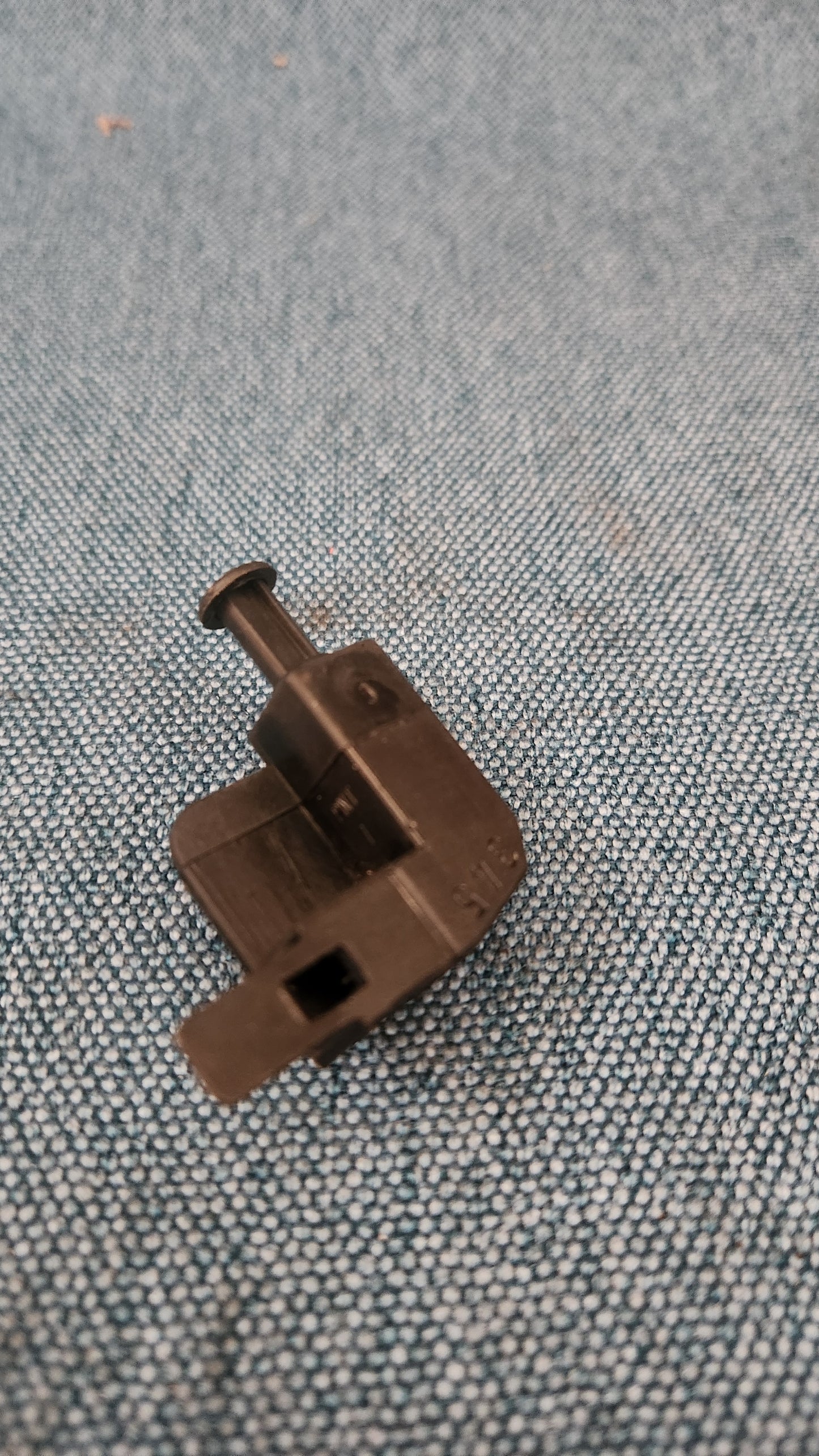 Handbrake Warning Light Switch Golf 2/3/Jetta/Vento/Lupo/Amarok/Polo/6N/9N/Passat B4/3BG/Corrado/Sharan/T4/T5 Bus/A4 B5/A6 C5 1H0947561A Nos M9