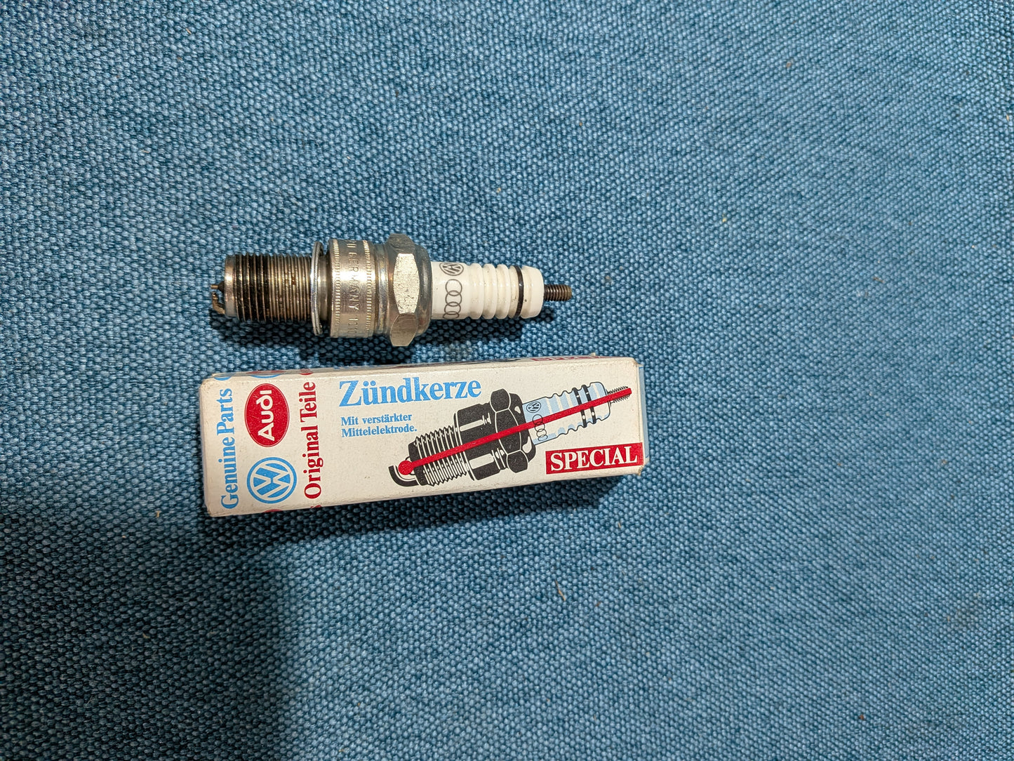 Spark Plug 101000006AF Iltis/Golf/Jetta/Scirocco/1/2/K70/Santana/LT1/Derby/Passat/B1/B2/B3/B4/Polo/86C/6N/T3/T4 Bus/Golf3/Vento/Sharan/Corrado/Caddy/1/2/9Kv/Audi 80/90/B1/B2/B3/B4/100/200/C1/C2/C3/C4/A6 C4 NOS A21