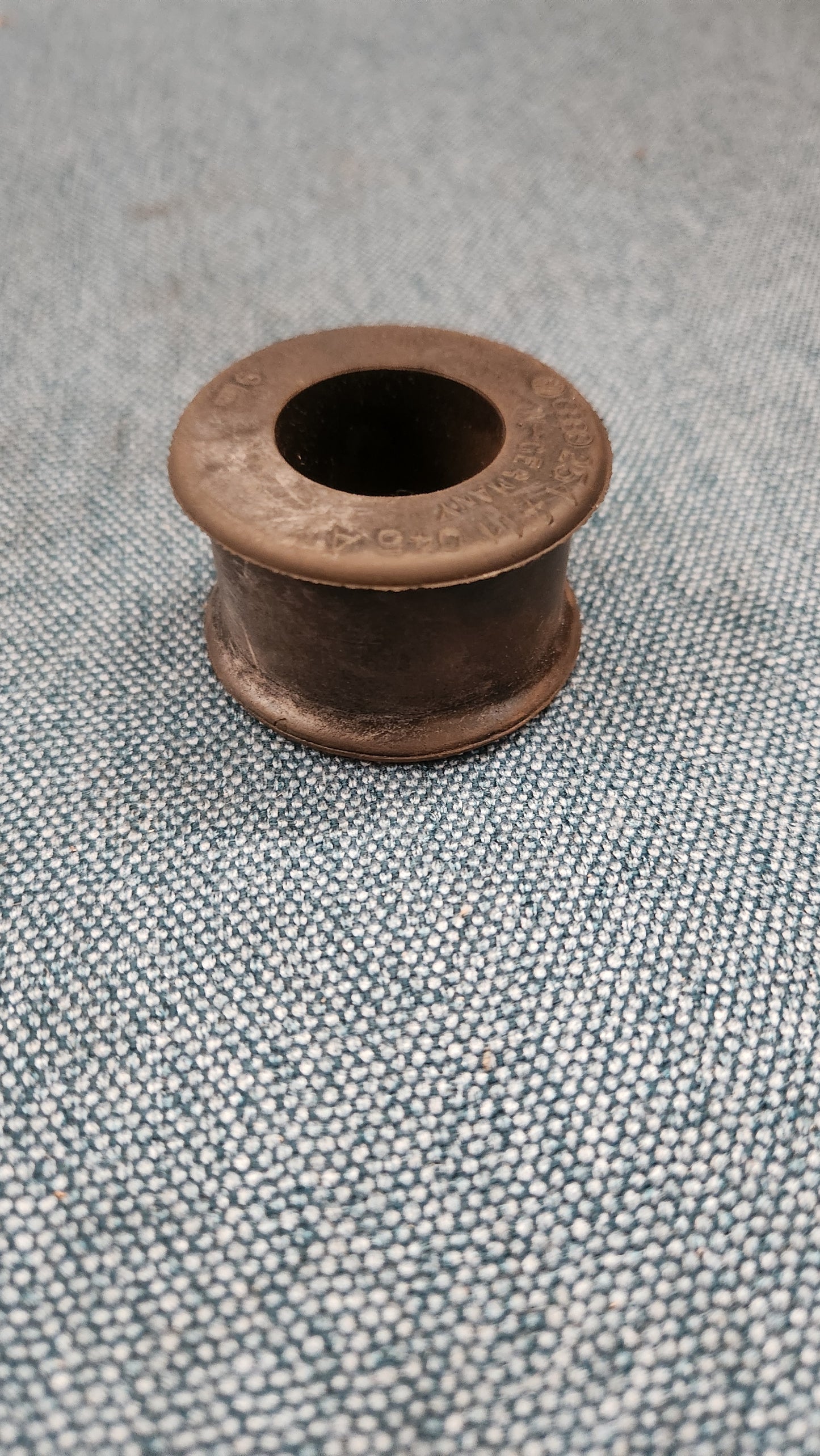 Front Stabilizer Bushings 23mm T3 Bus 251411045A Nos M9