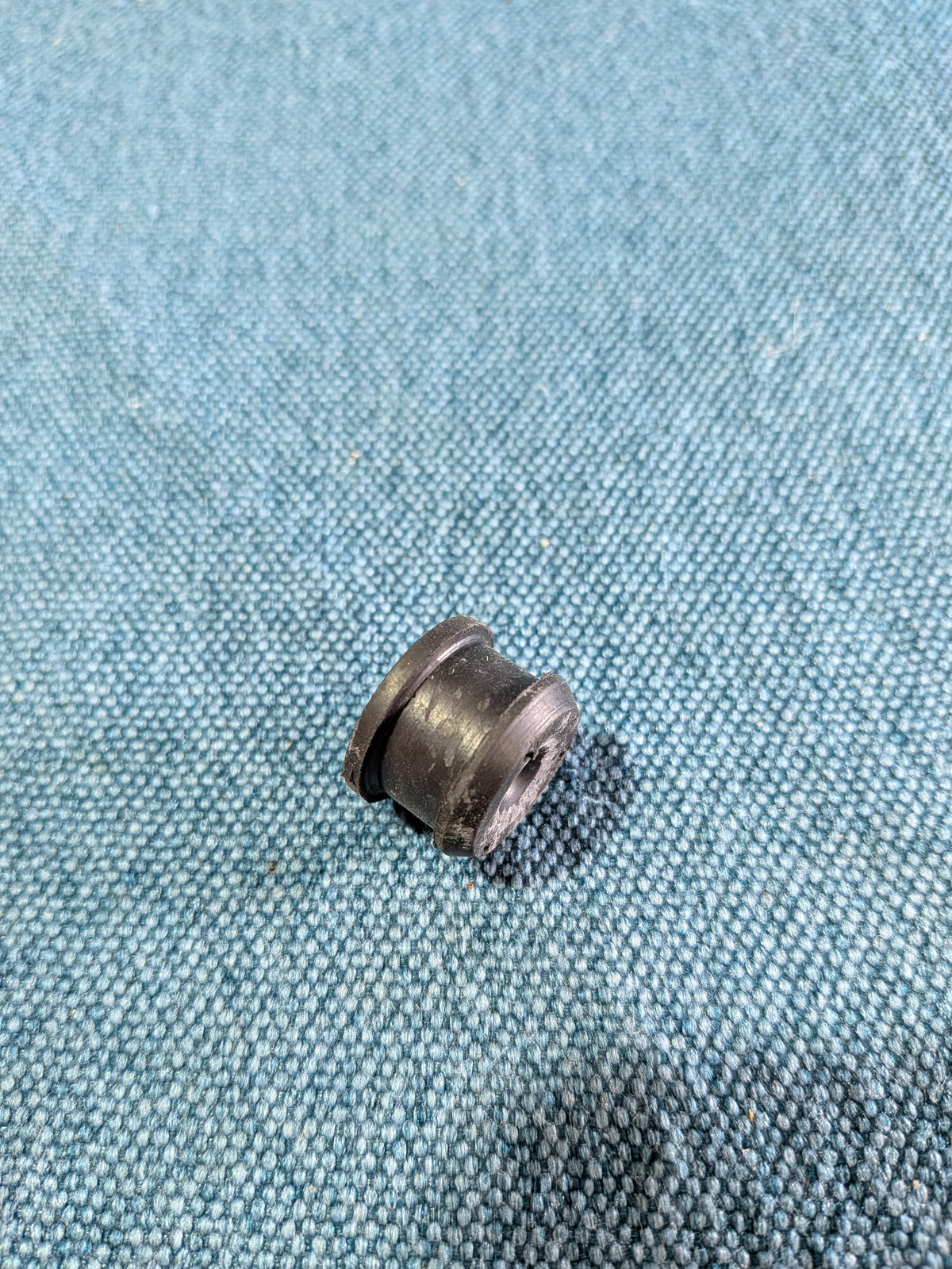 Accelerator pedal bushing for Golf/Jetta/2/Passat/B1/B2/Scirocco2/Polo 86C/T4 Bus 191721559 NOS A24