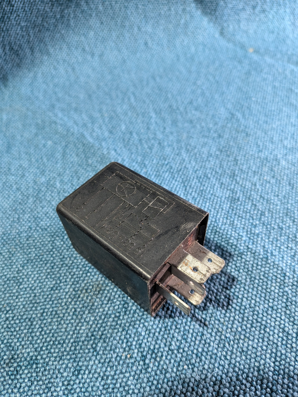 Windshield wiper relay Caddy 2 9KV/Golf/Jetta/1/2/3/Vento/LT1/Lupo/Passat/B2/B3/B4/Polo/86C/6N/Sharan/T3/T4 Bus/Audi 80/90/B2/B3/B4/100/200/C2/C3/C4/A4 B5/A6 C4/A8 4D2 321955531A Used B14