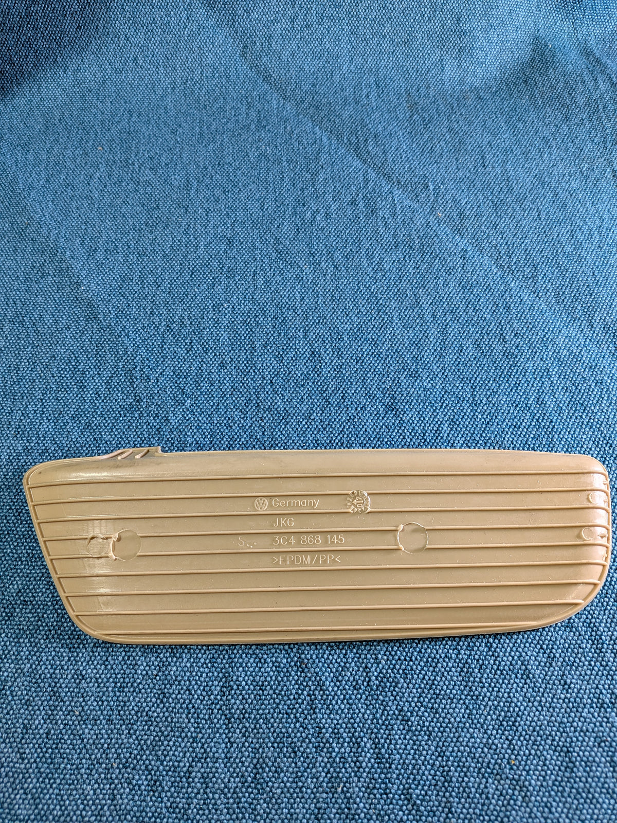 Gummi-Astellung Dier beige Passat/B6 3C4868145 7G8 NOS G1
