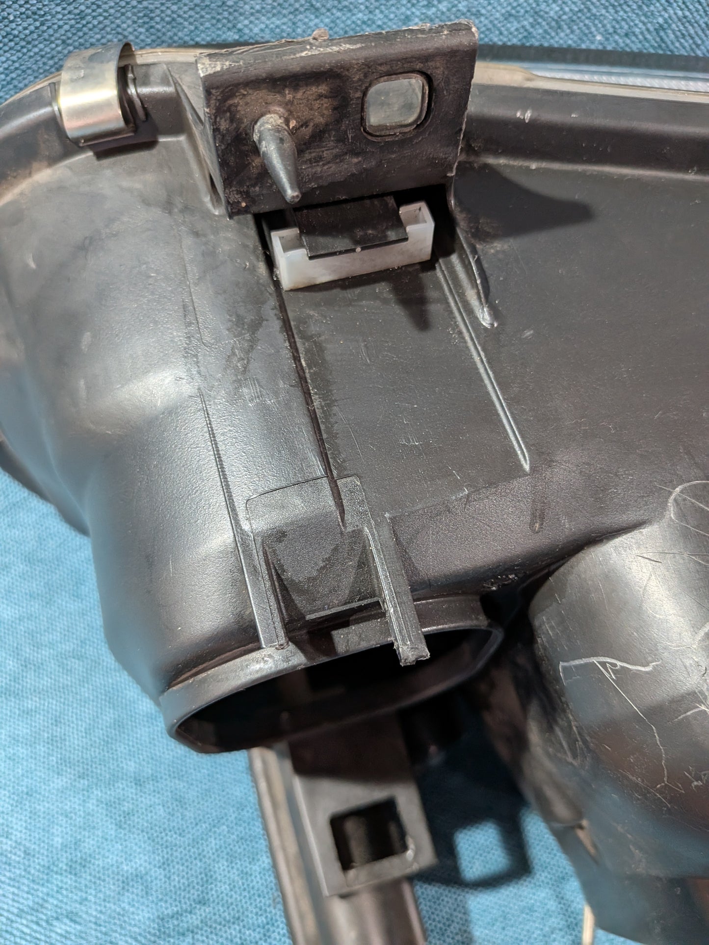 Scheinwerfer Hella Defekt links Golf 4 J1941015F Gebraucht A23